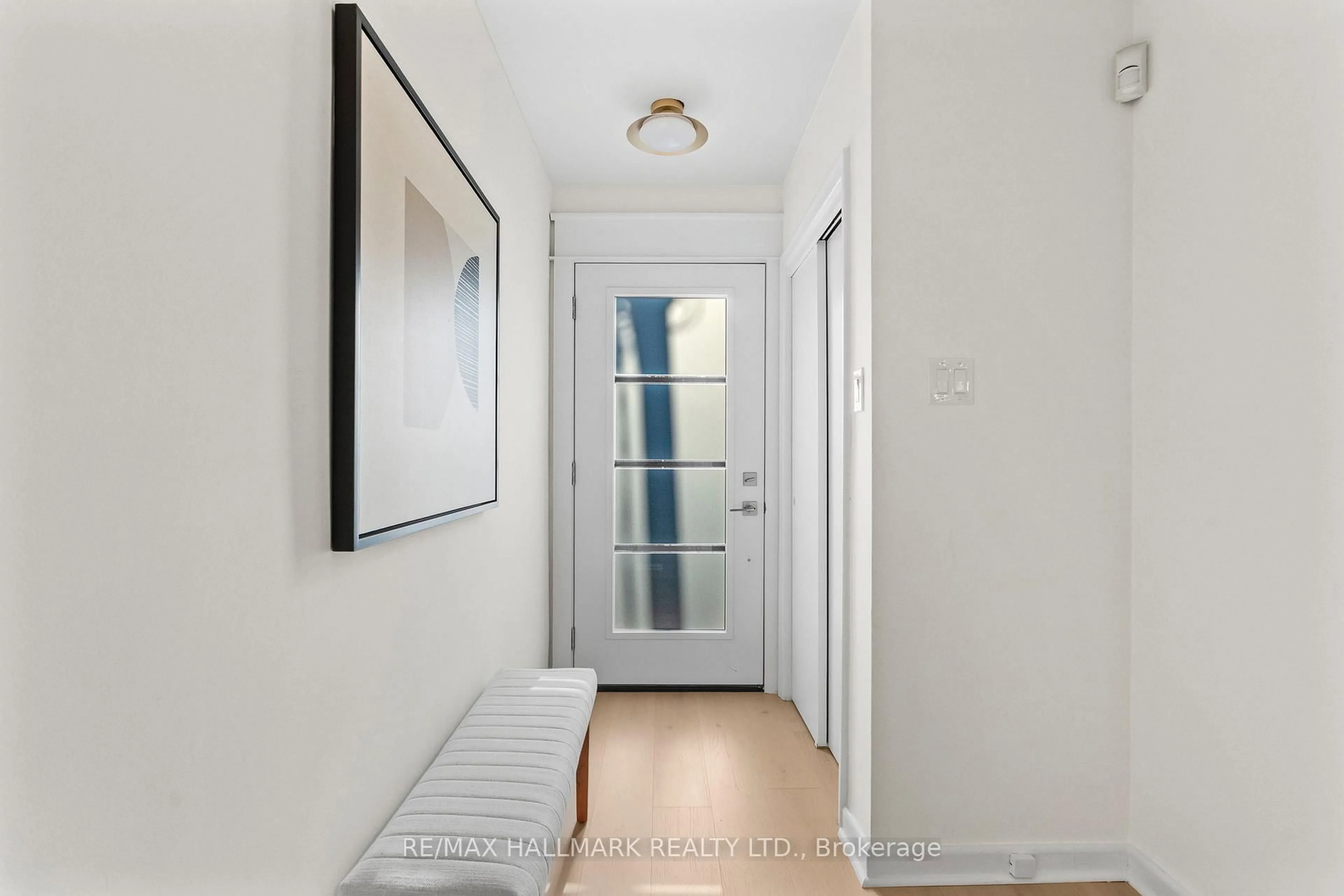 Indoor entryway for 153 Bellefair Ave, Toronto Ontario M4L 3V1