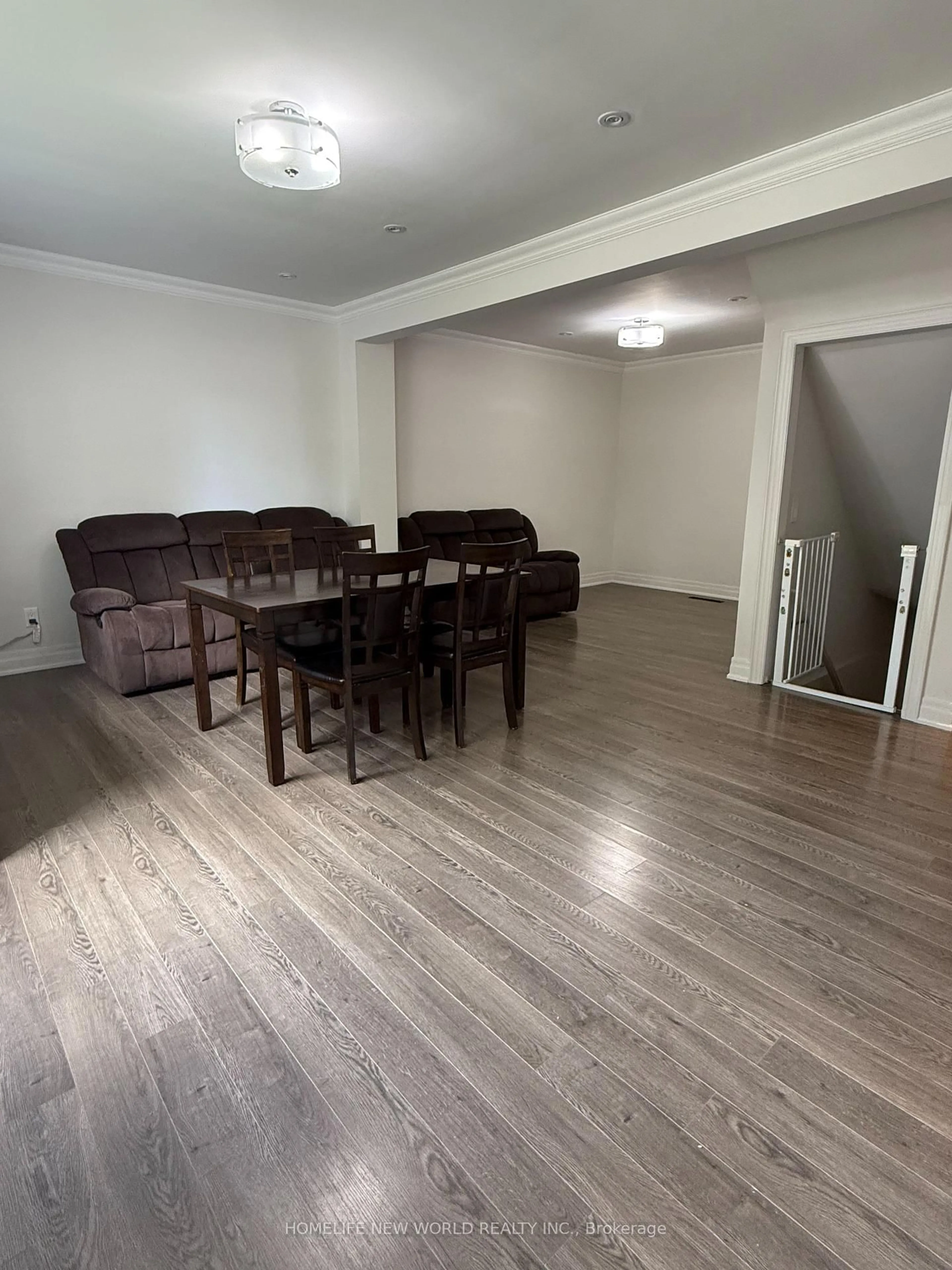 A pic of a room for 111 Vauxhall Dr, Toronto Ontario M1P 1R5