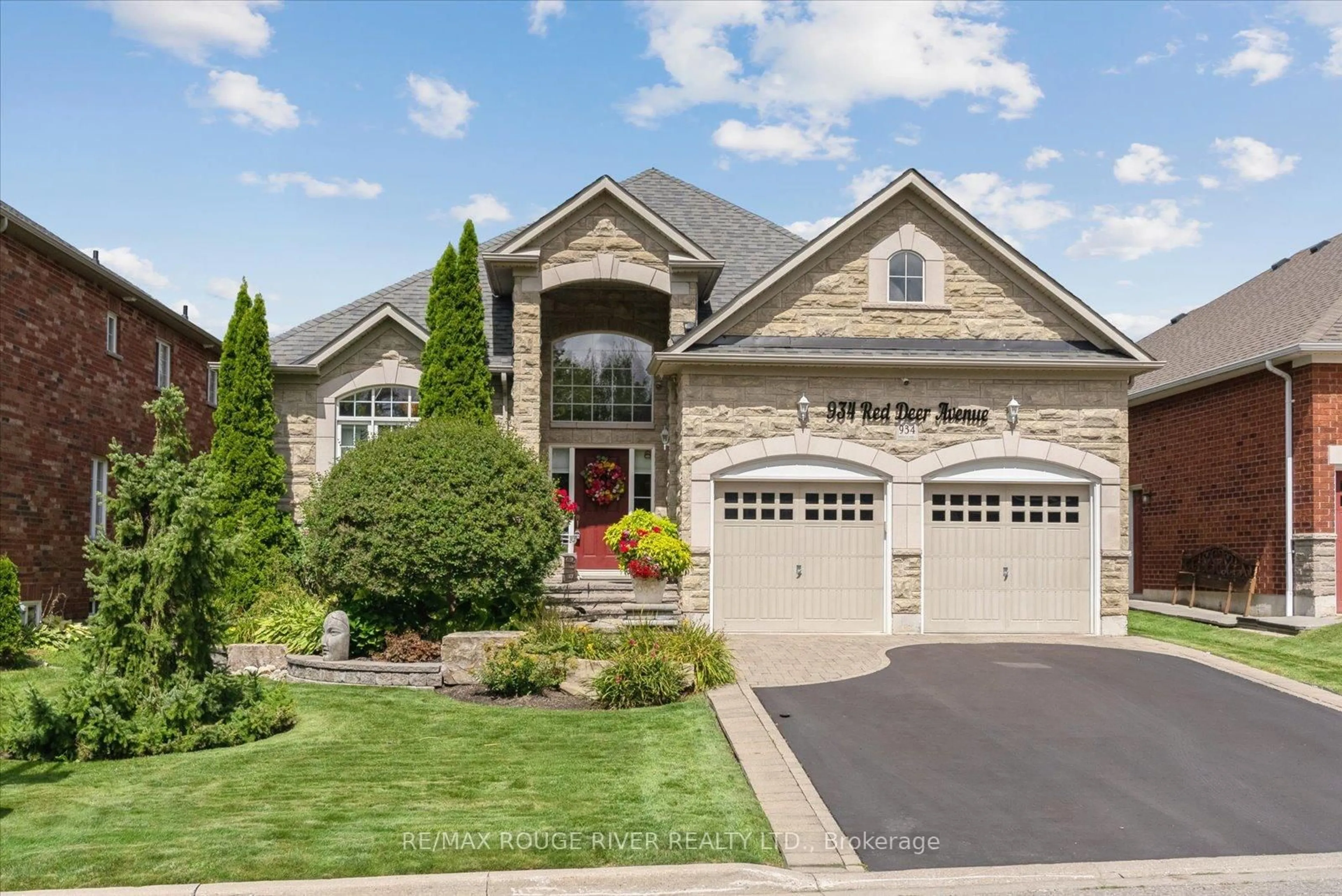 Home with brick exterior material, street for 934 Red Deer Ave, Oshawa Ontario L1K 0C4