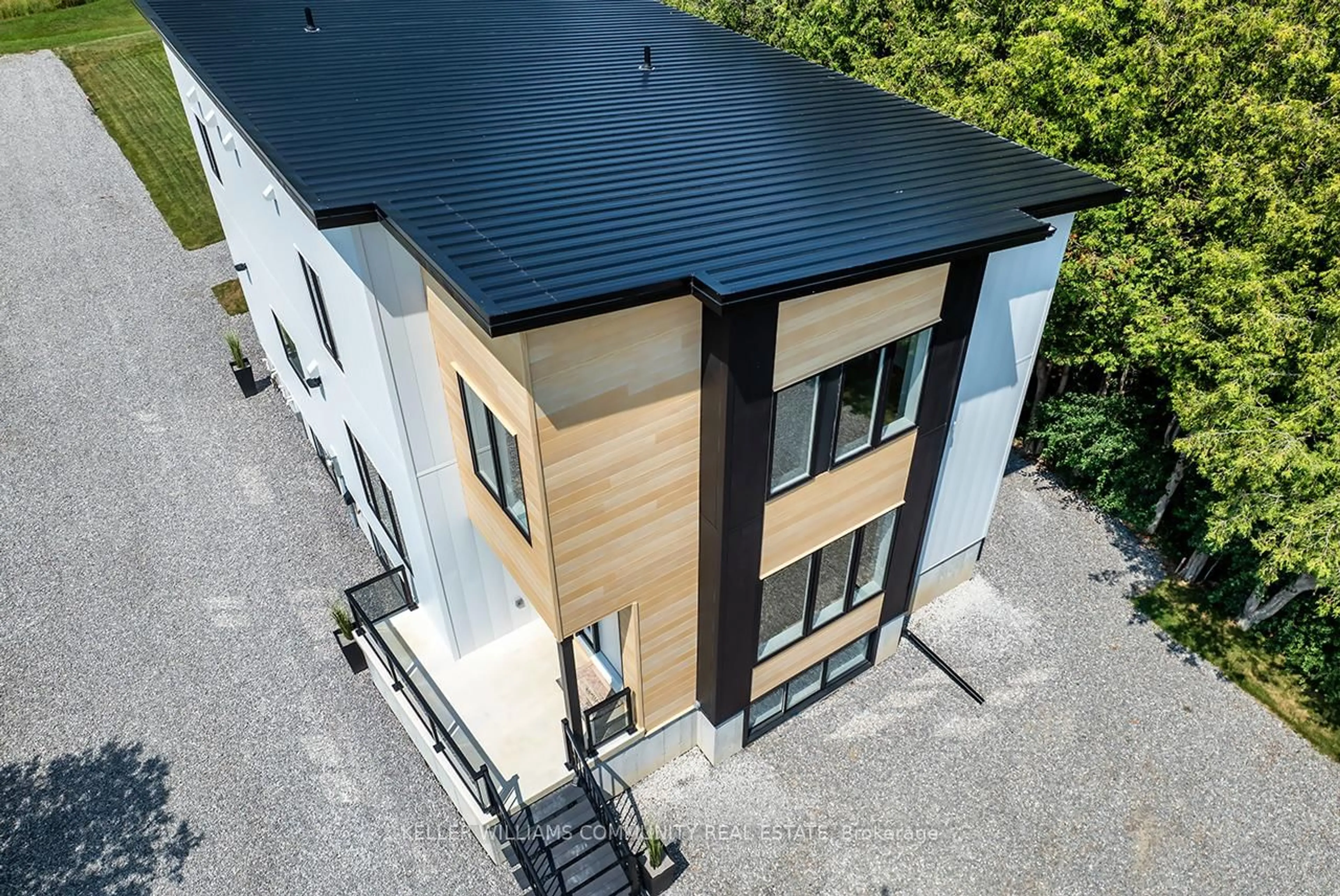 A pic from outside/outdoor area/front of a property/back of a property/a pic from drone, building for 2246 Highway 2, Clarington Ontario L1C 3K7