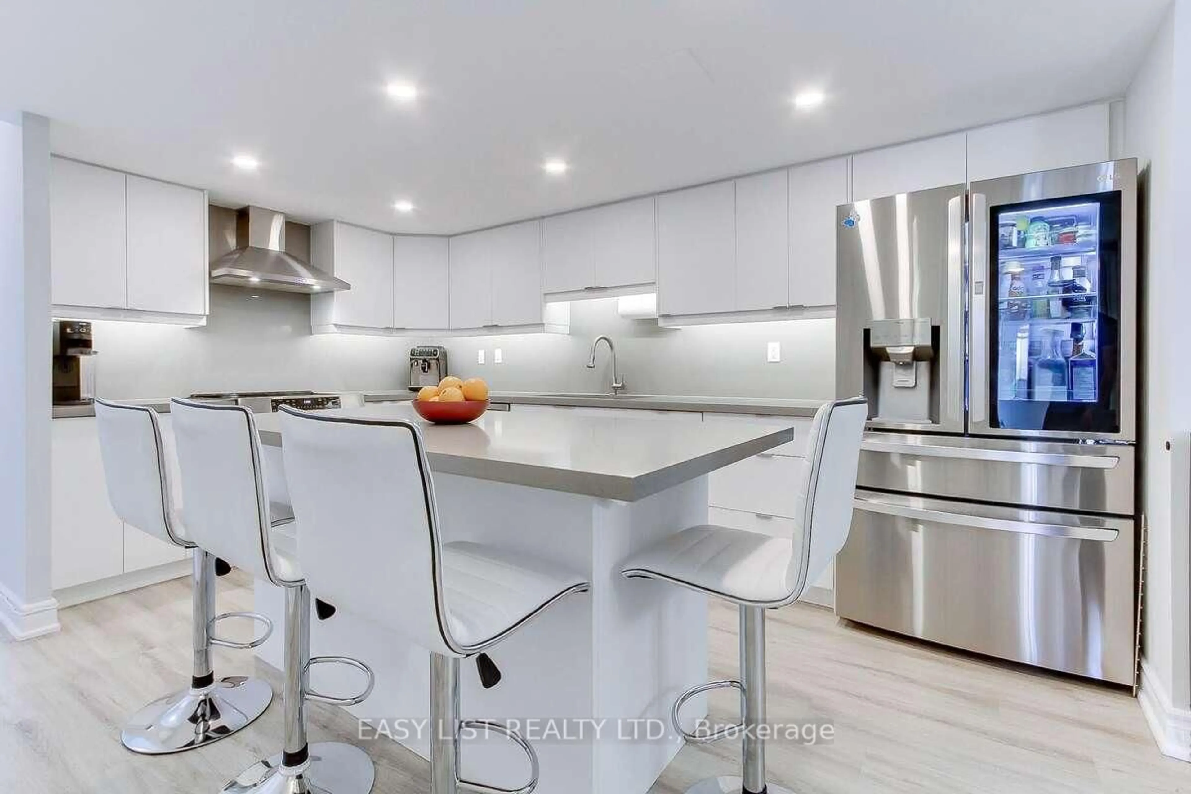 Contemporary kitchen, ceramic/tile floor for 2330 Bridletowne Circ #2109, Toronto Ontario M1W 3P6