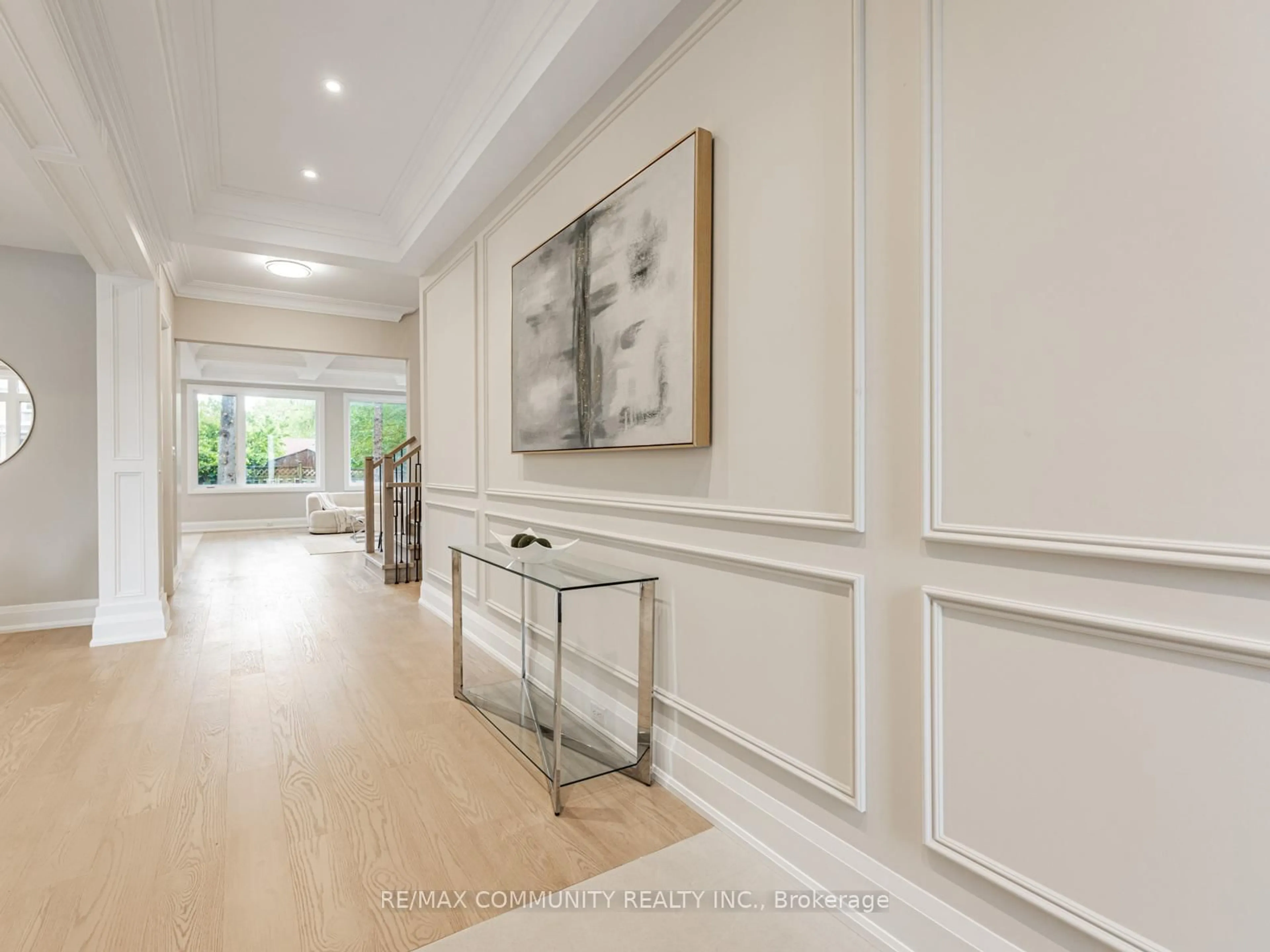 Indoor foyer for 37 Sugarbush Sq, Toronto Ontario M1C 3M6