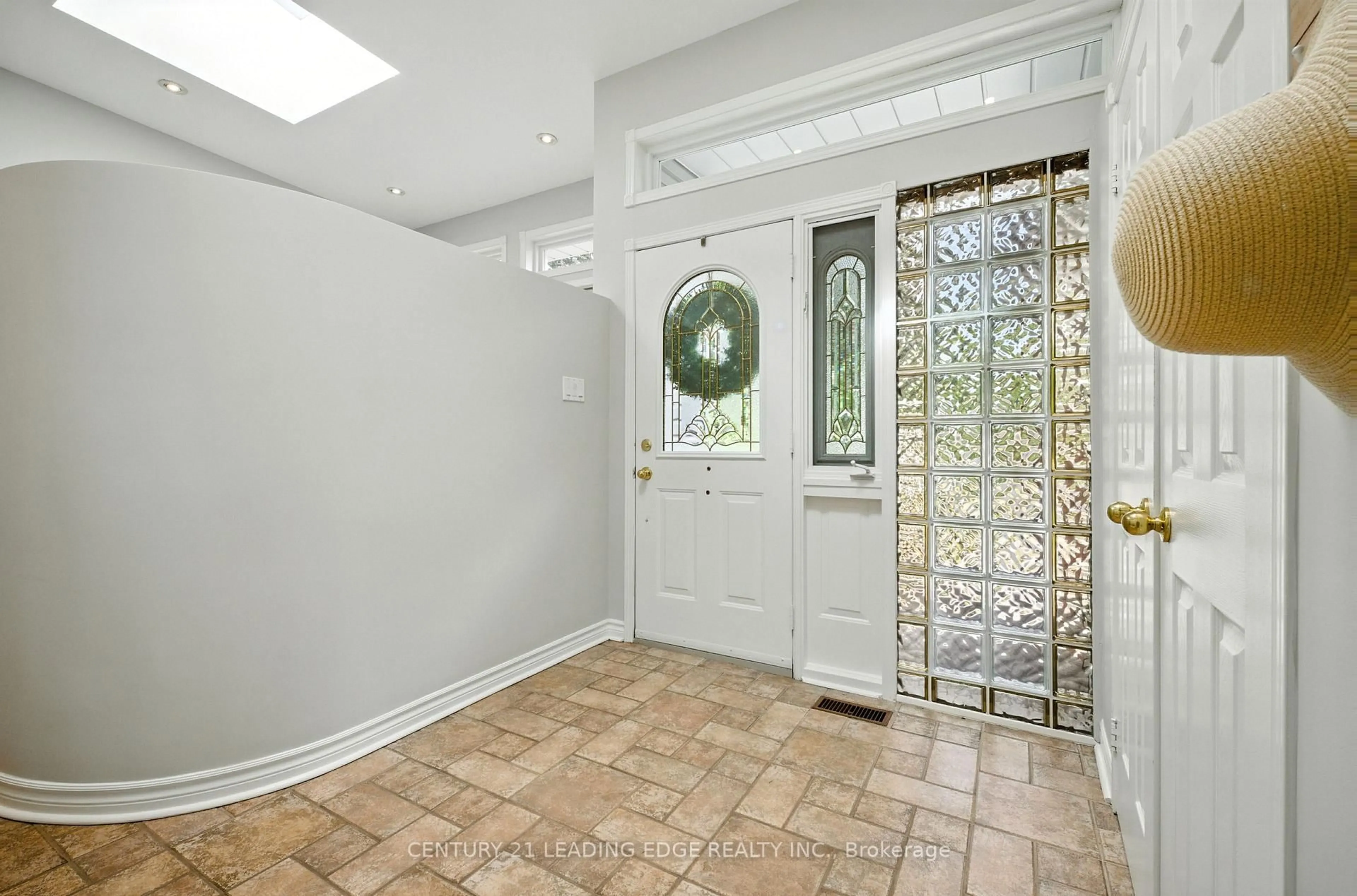 Indoor entryway for 16 Burningham Cres, Ajax Ontario L1S 6A2