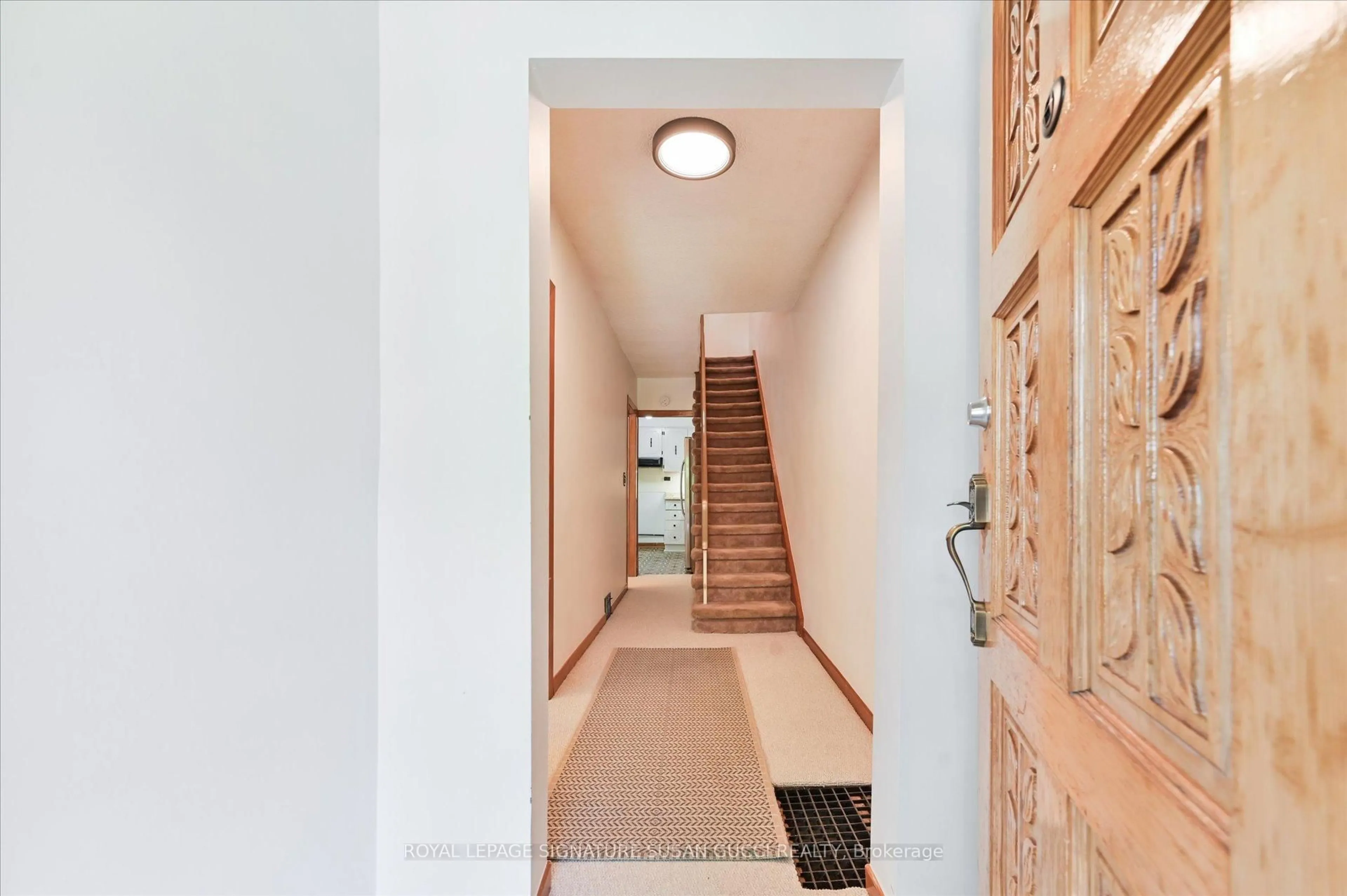 Indoor entryway for 96 Woodycrest Ave, Toronto Ontario M4J 3A9