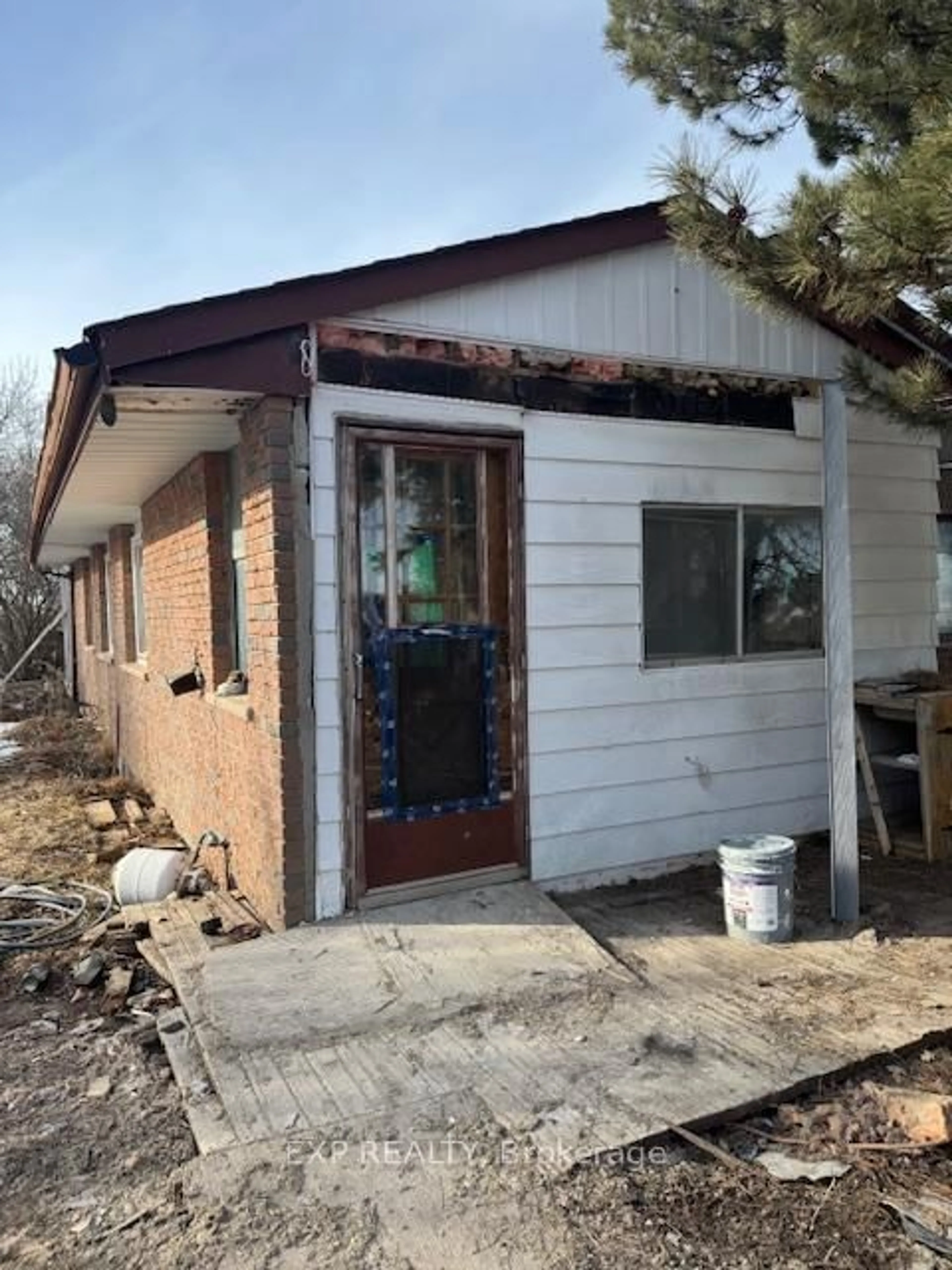 Home with brick exterior material, building for 1071 Scugog 14 Line, Scugog Ontario L0C 1H0