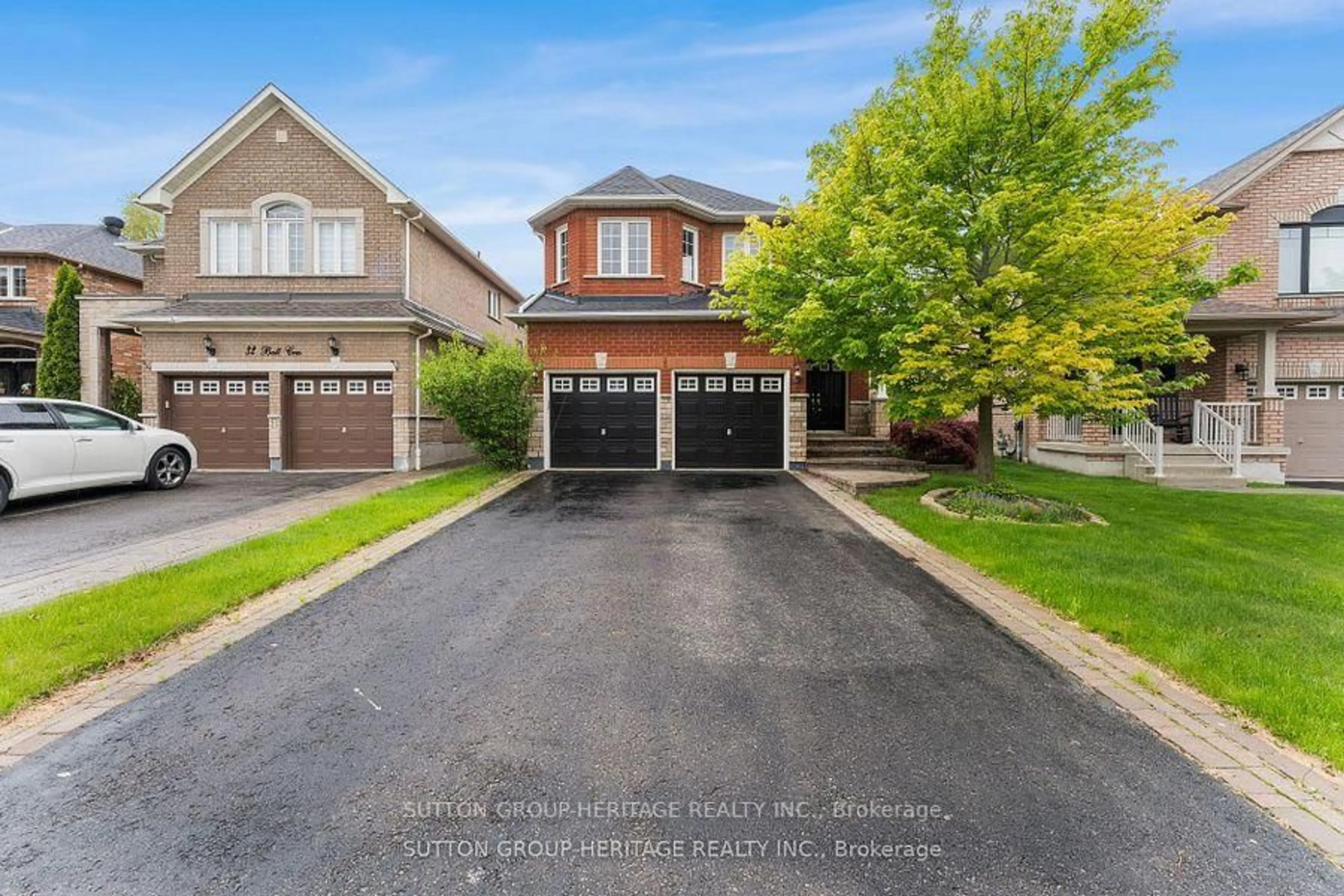 Unknown for 34 Ball Cres, Whitby Ontario L1P 1W6