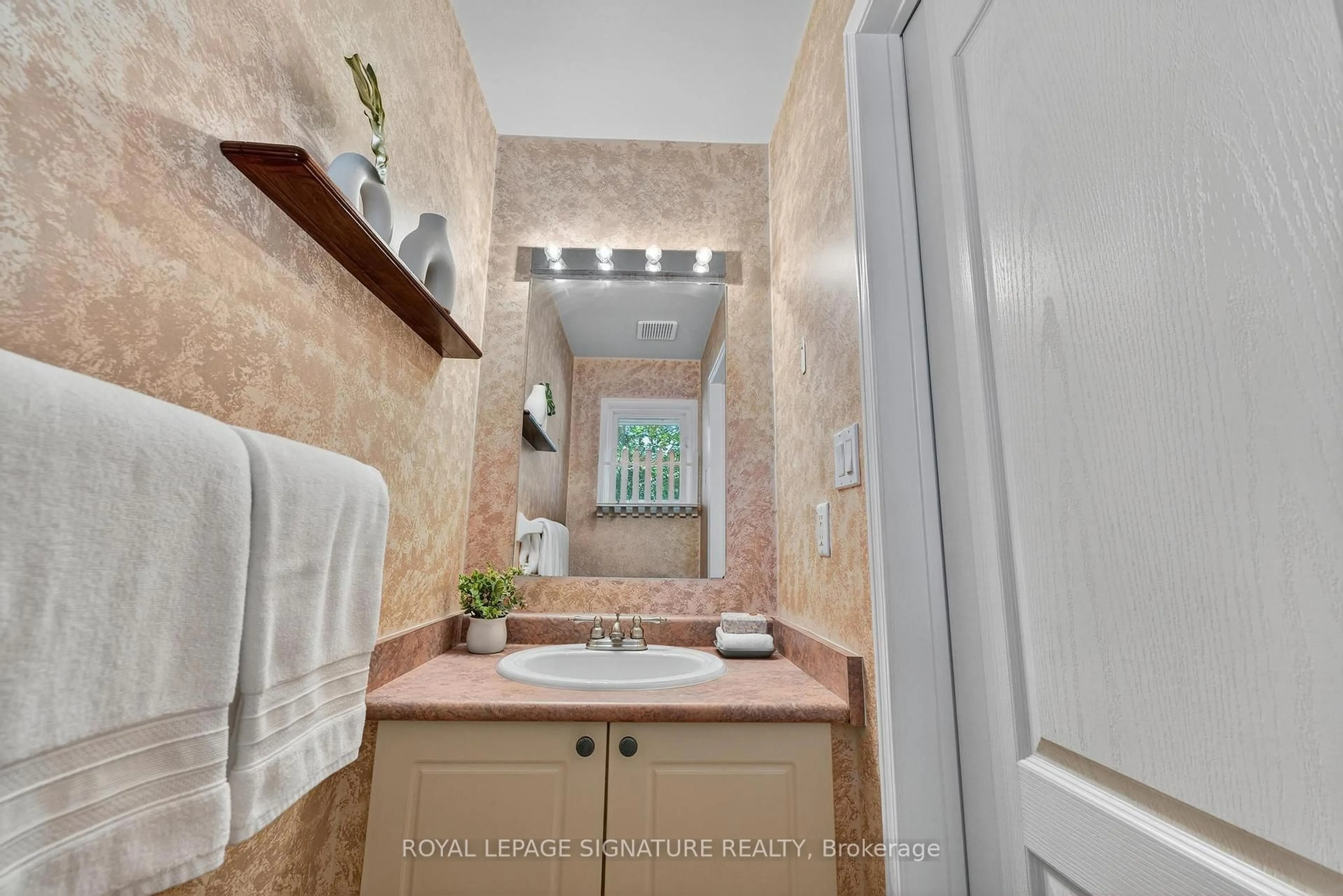 Standard bathroom, ceramic/tile floor for 1867 Kingston Rd #36, Pickering Ontario L1V 6Z4