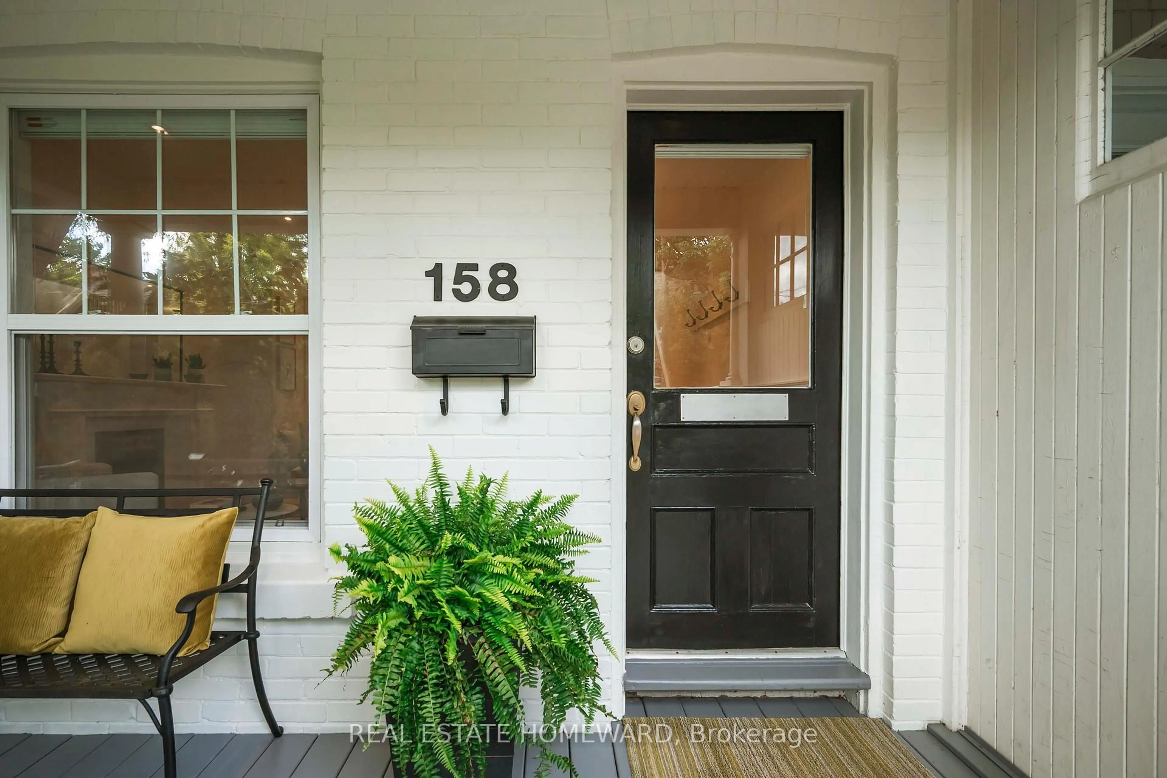 Indoor entryway for 158 Hastings Ave, Toronto Ontario M4L 2L4