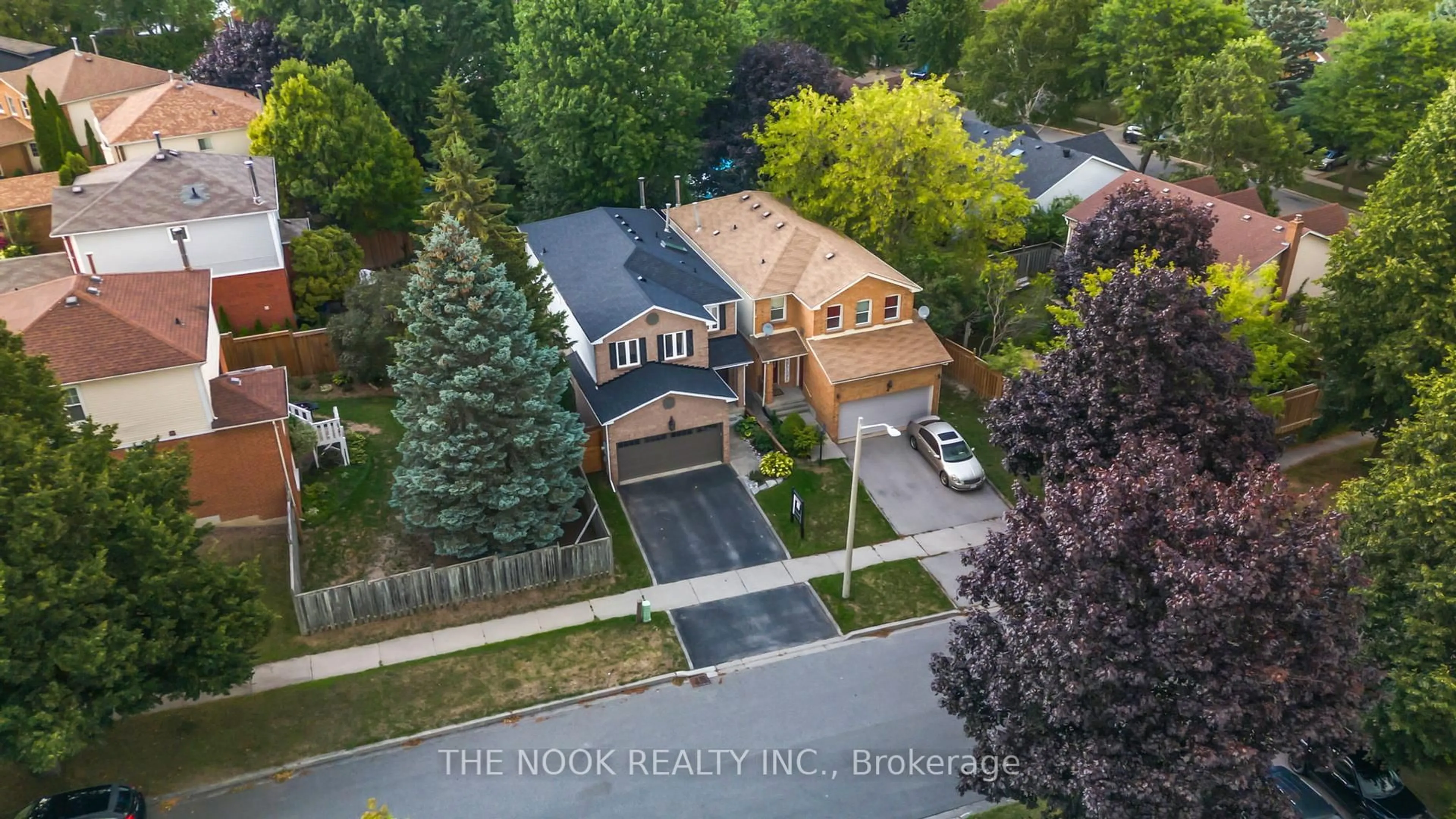 A pic from outside/outdoor area/front of a property/back of a property/a pic from drone, unknown for 6 Stanford Cres, Clarington Ontario L1B 1G1