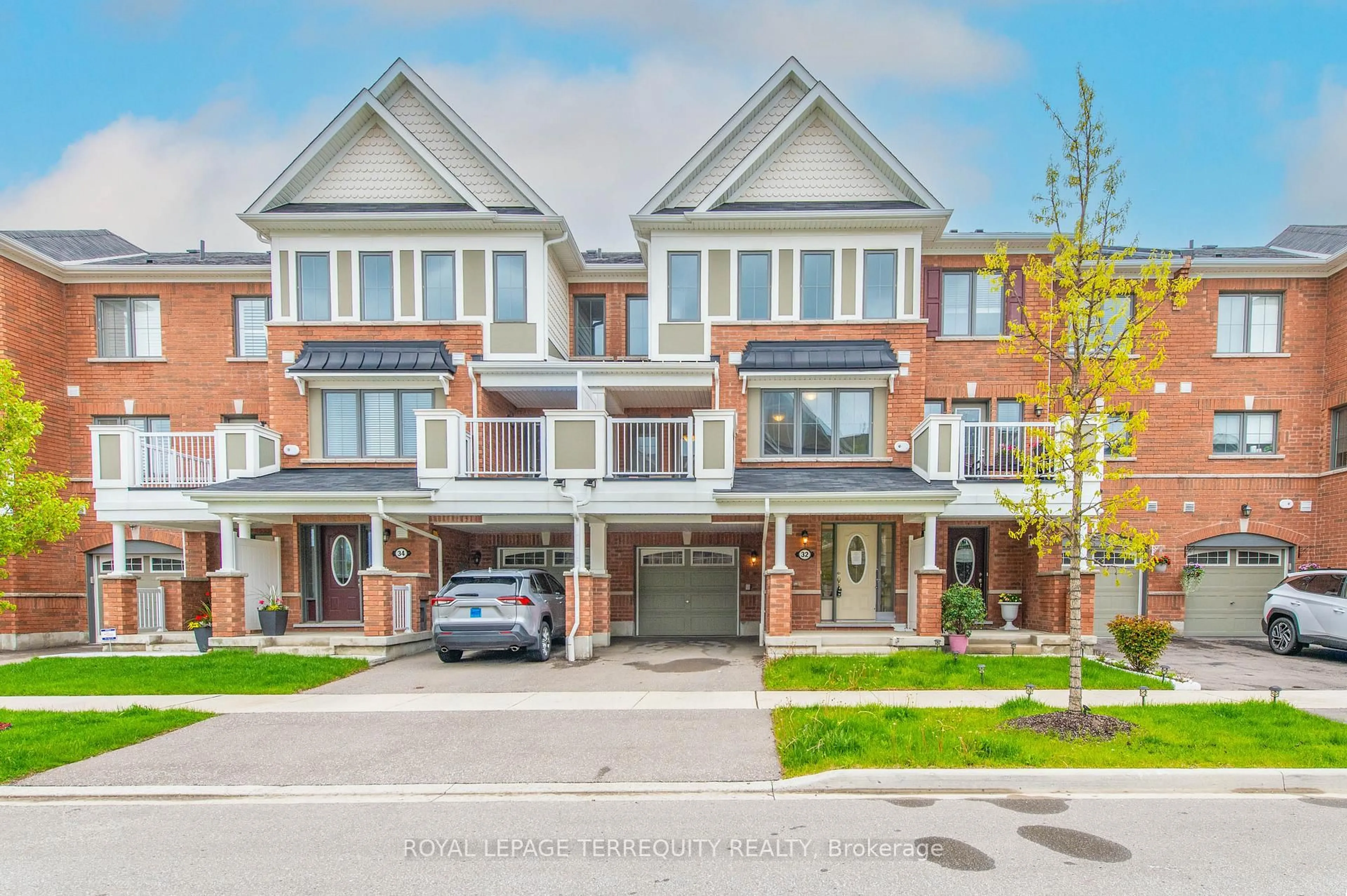 Home with brick exterior material, street for 32 Goldeye St, Whitby Ontario L1P 0E6