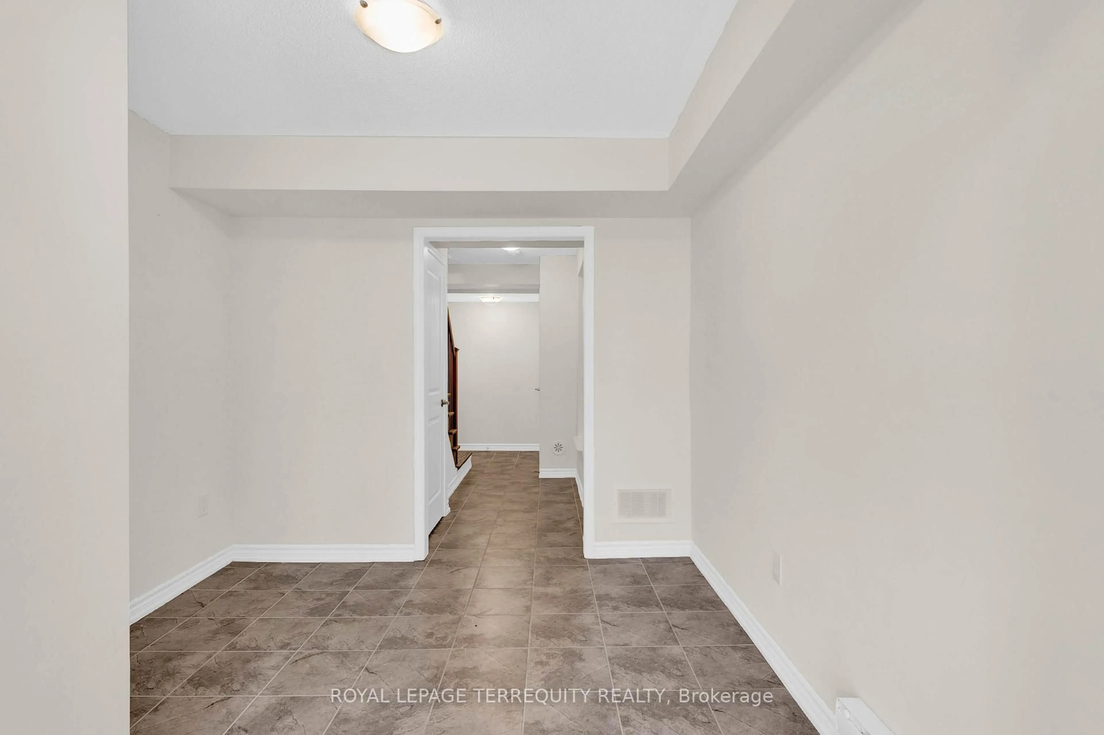 Unknown for 32 Goldeye St, Whitby Ontario L1P 0E6