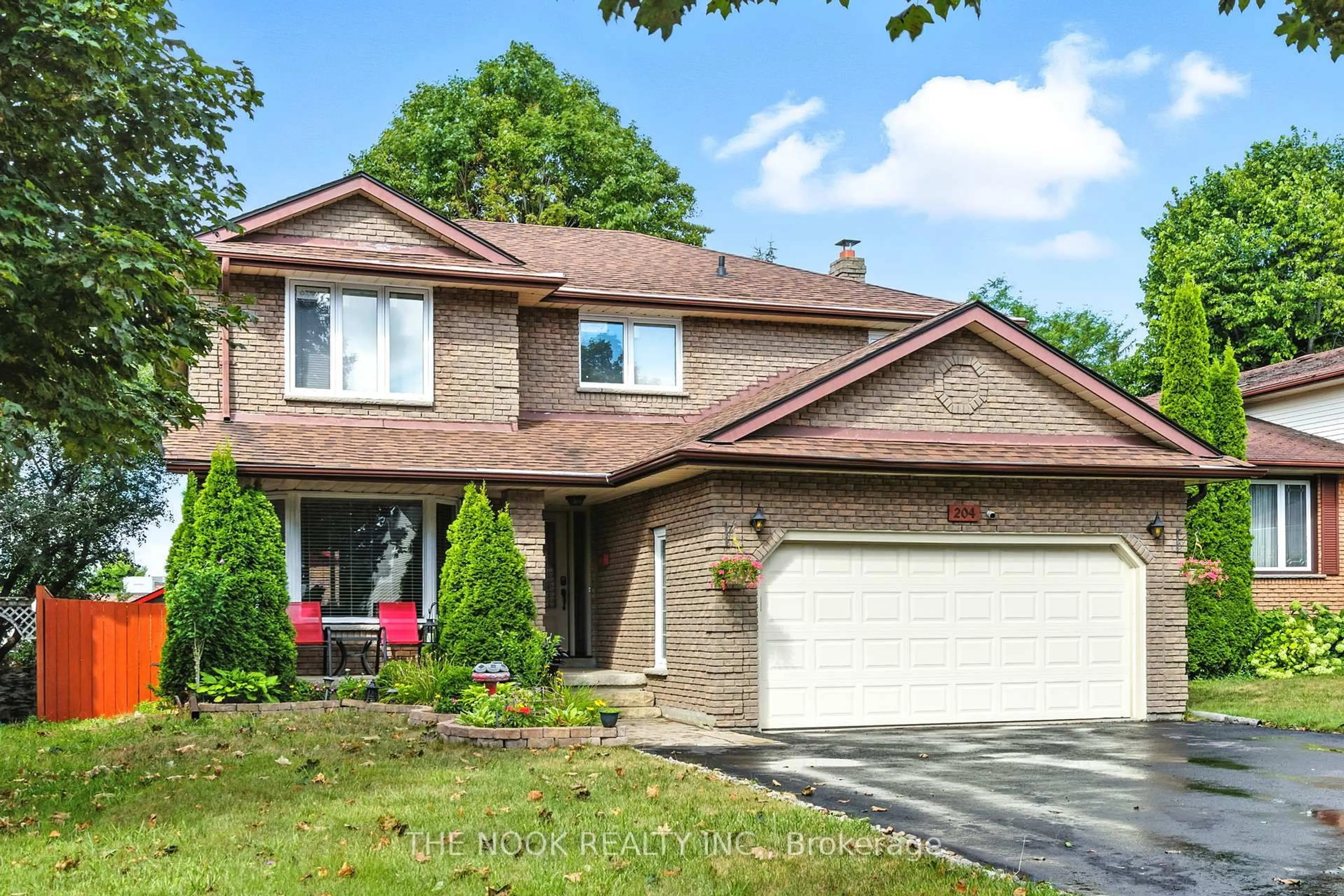 Home with brick exterior material, street for 204 Eastlawn St, Oshawa Ontario L1H 8J1