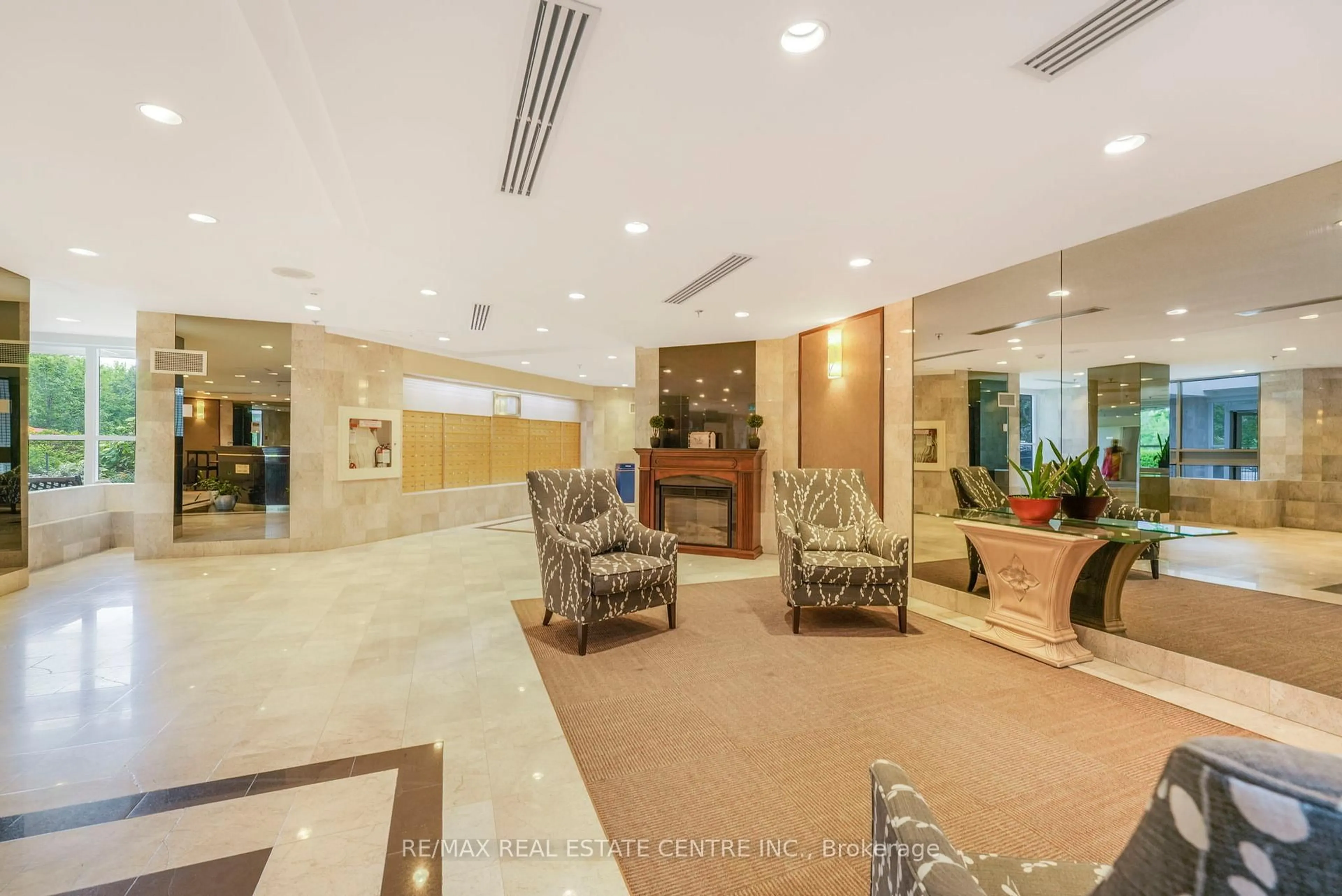 Lobby for 3233 Eglinton Ave #407, Toronto Ontario M1J 3N6