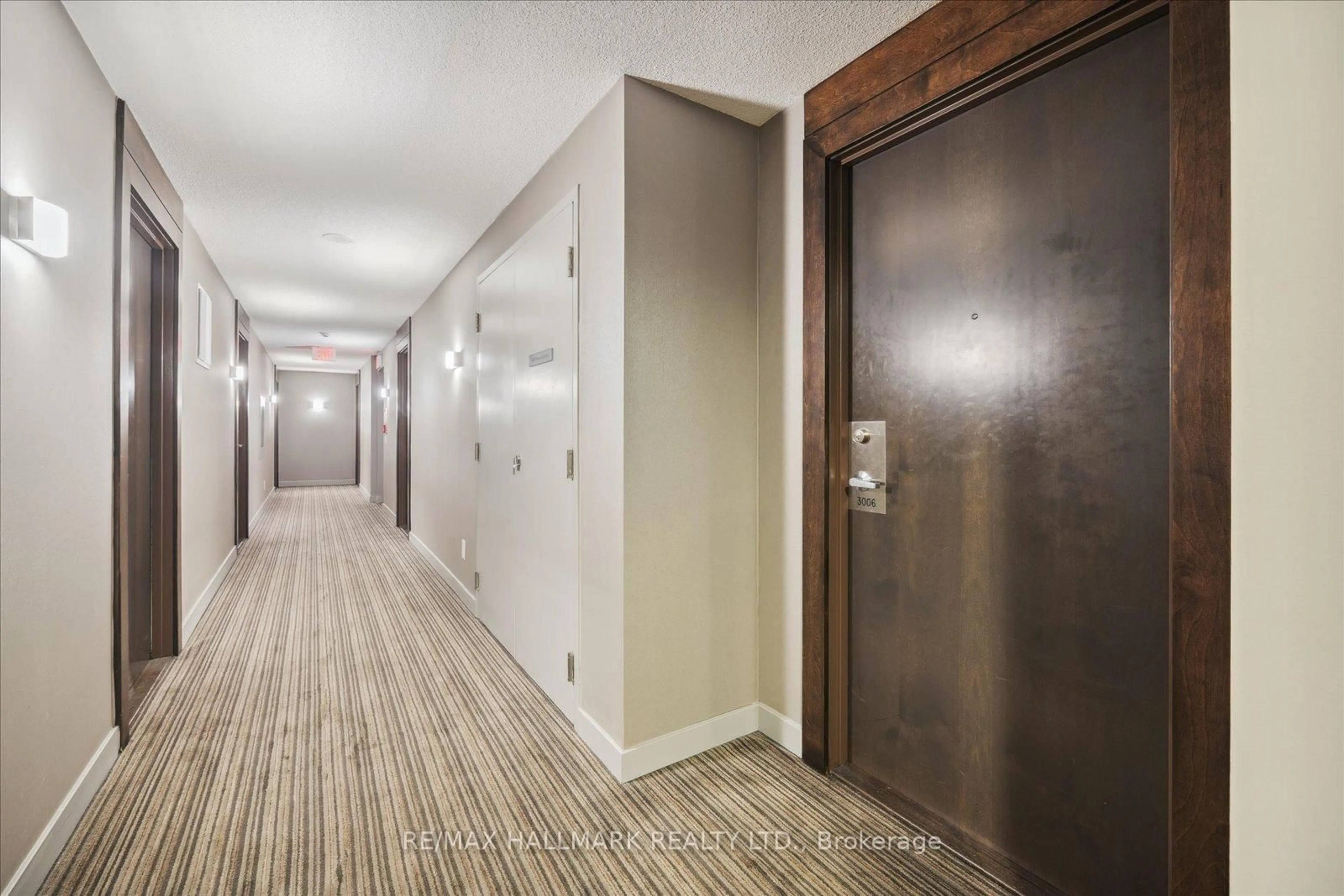 Indoor foyer for 125 Village Green Sq #3006, Toronto Ontario M1S 0G3