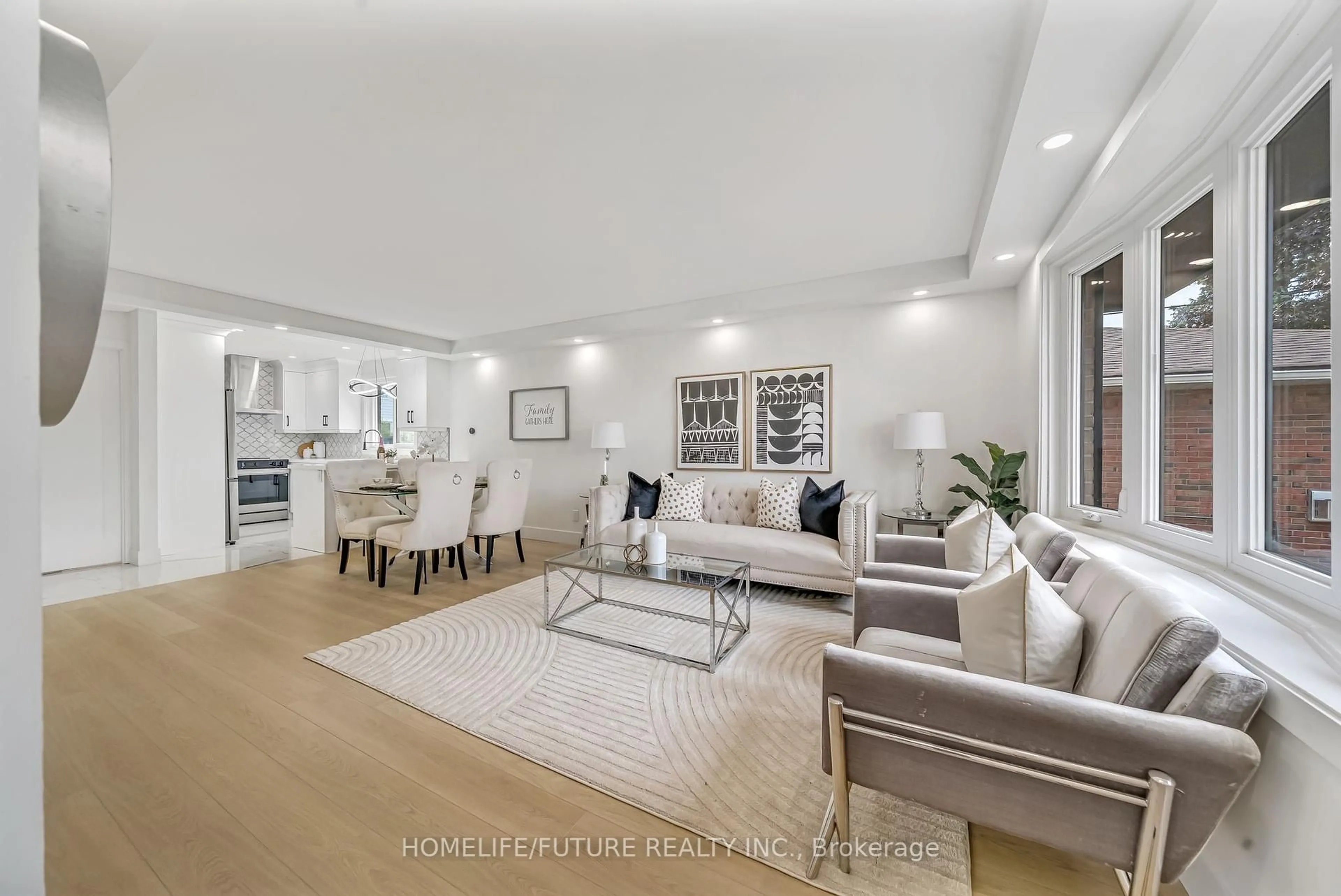 Living room with furniture, unknown for 1341 Park Rd, Oshawa Ontario L1J 4K3