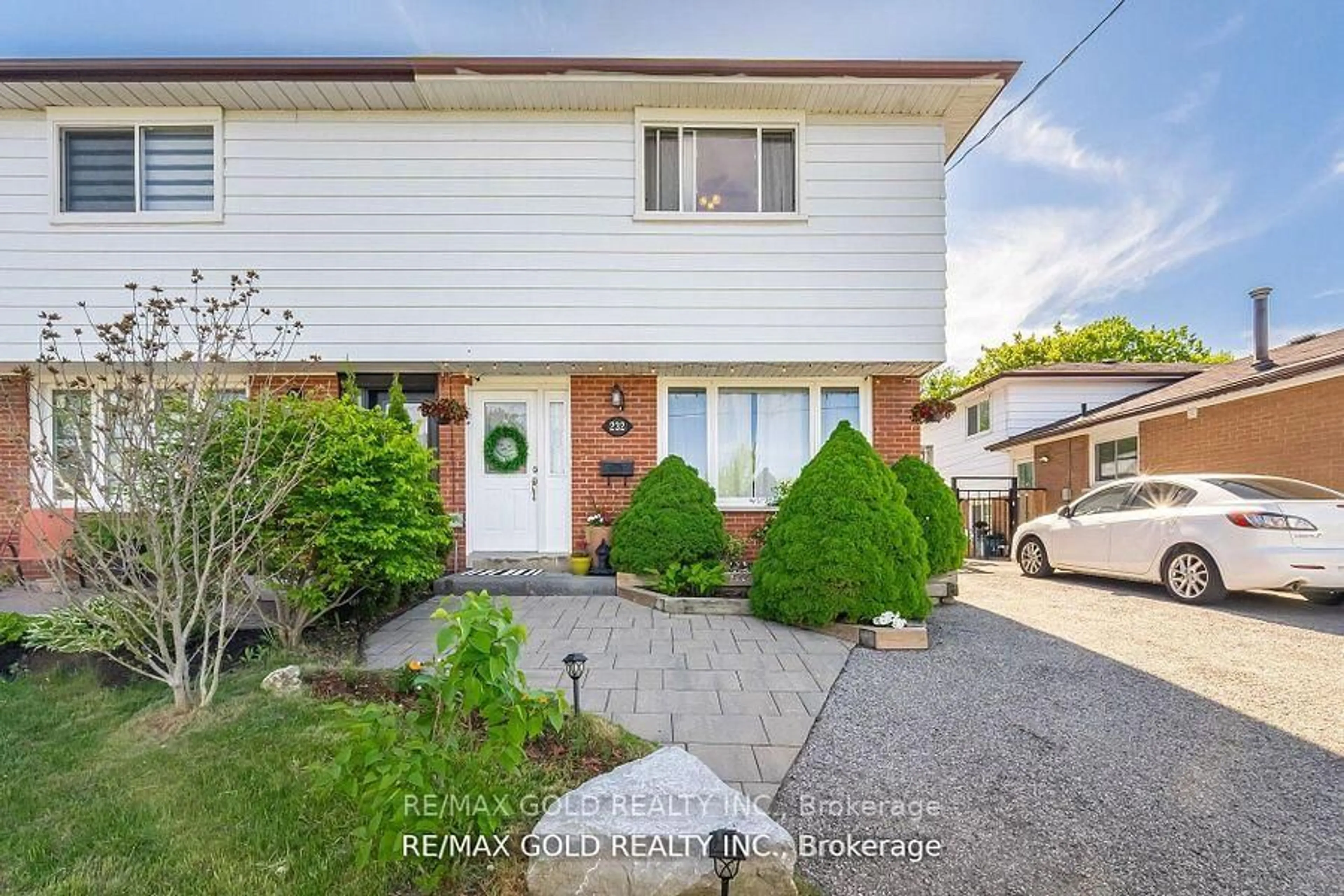 Unknown for 232 Durham St, Oshawa Ontario L1J 5R3
