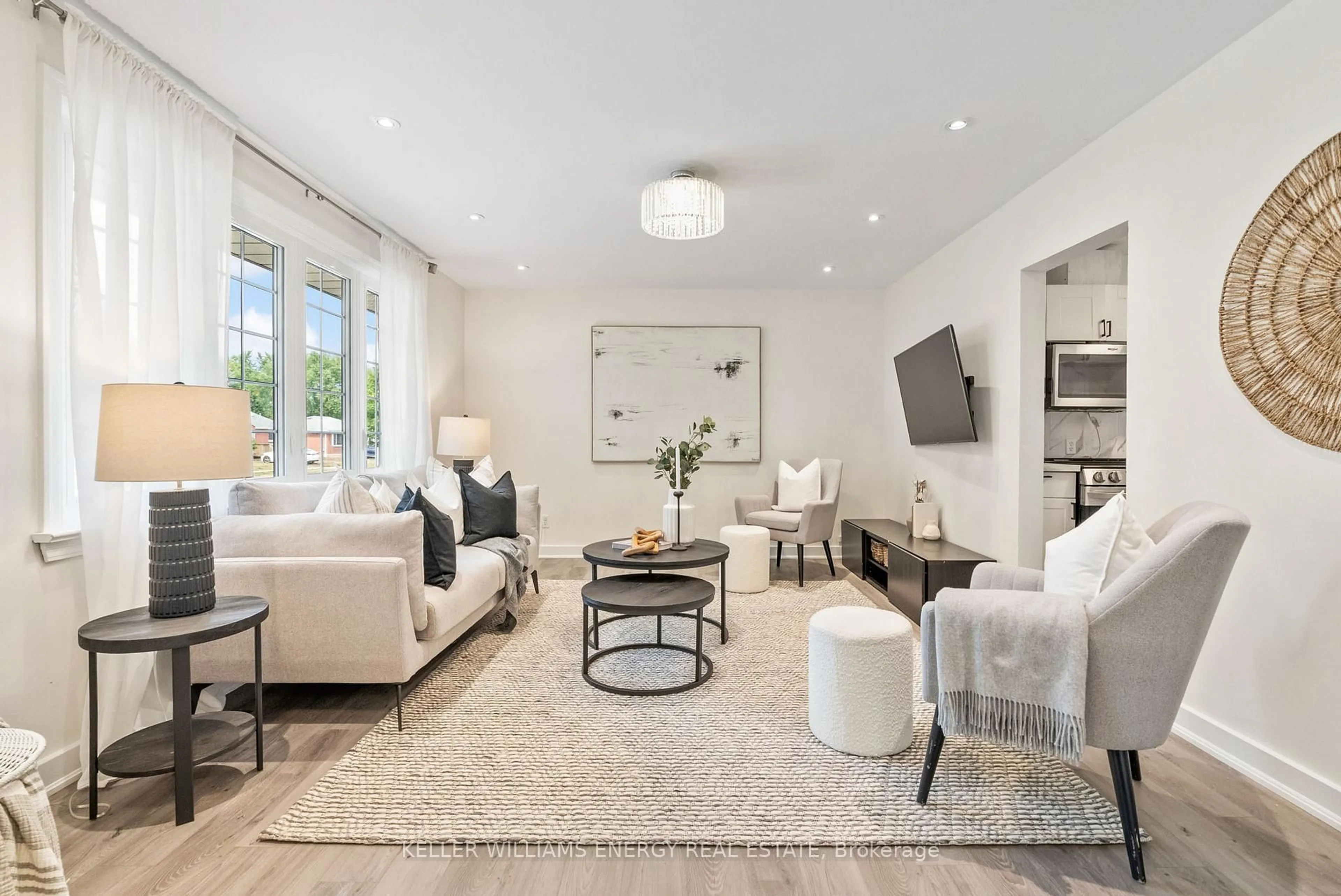 Living room with furniture, unknown for 28 Admiral Rd, Ajax Ontario L1S 2N9