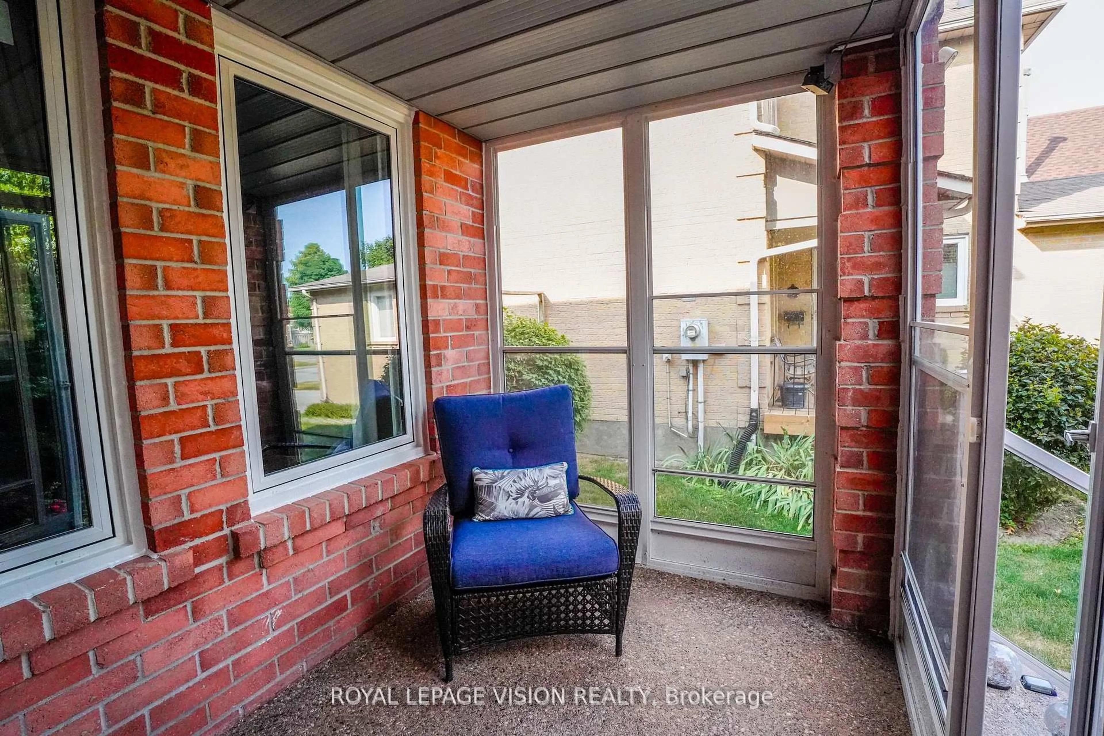Patio, water/lake/river/ocean view for 28 Valley Centre Dr, Toronto Ontario M1X 1K7