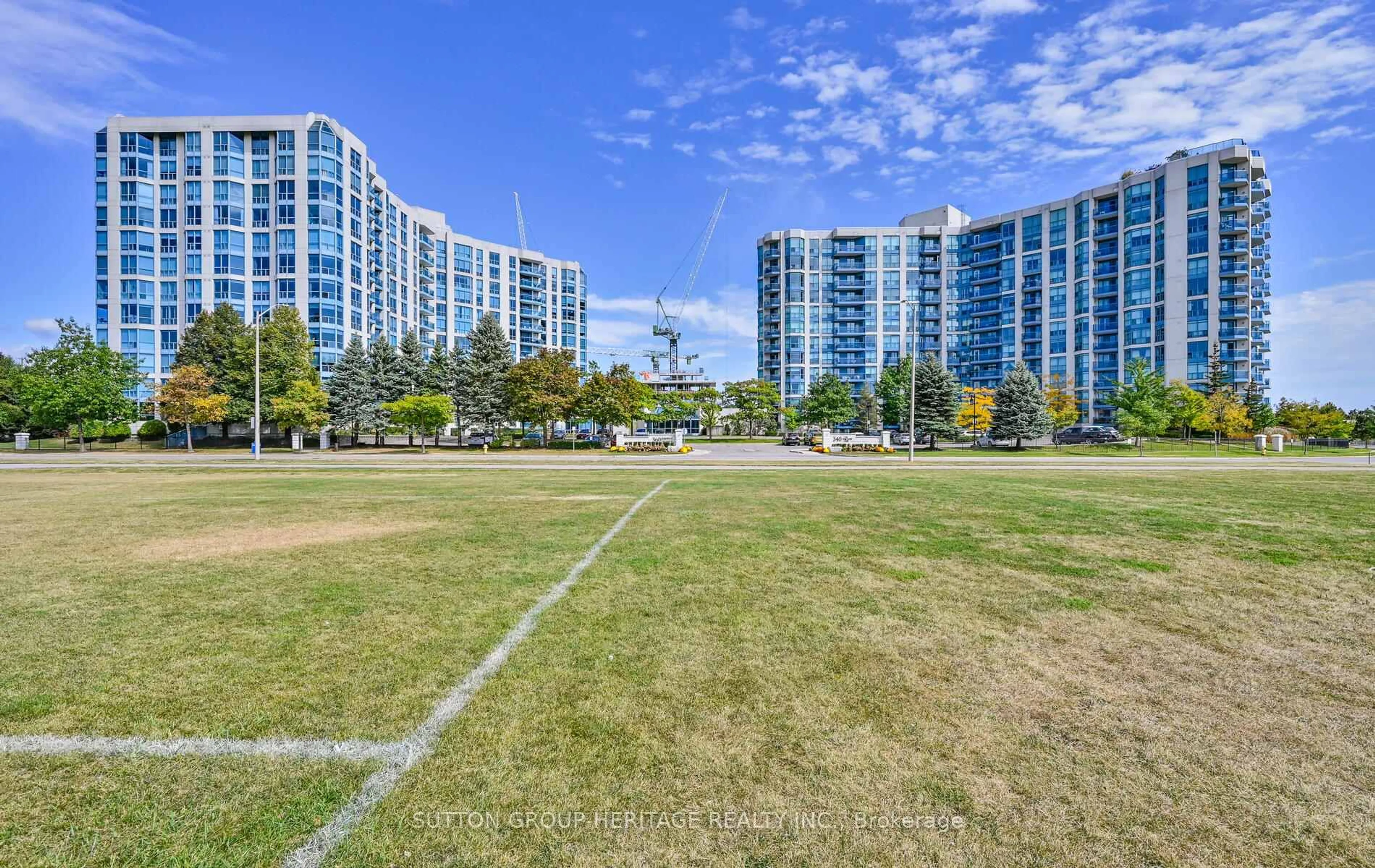 A pic from outside/outdoor area/front of a property/back of a property/a pic from drone, water/lake/river/ocean view for 360 Watson St #908, Whitby Ontario L1N 9G2