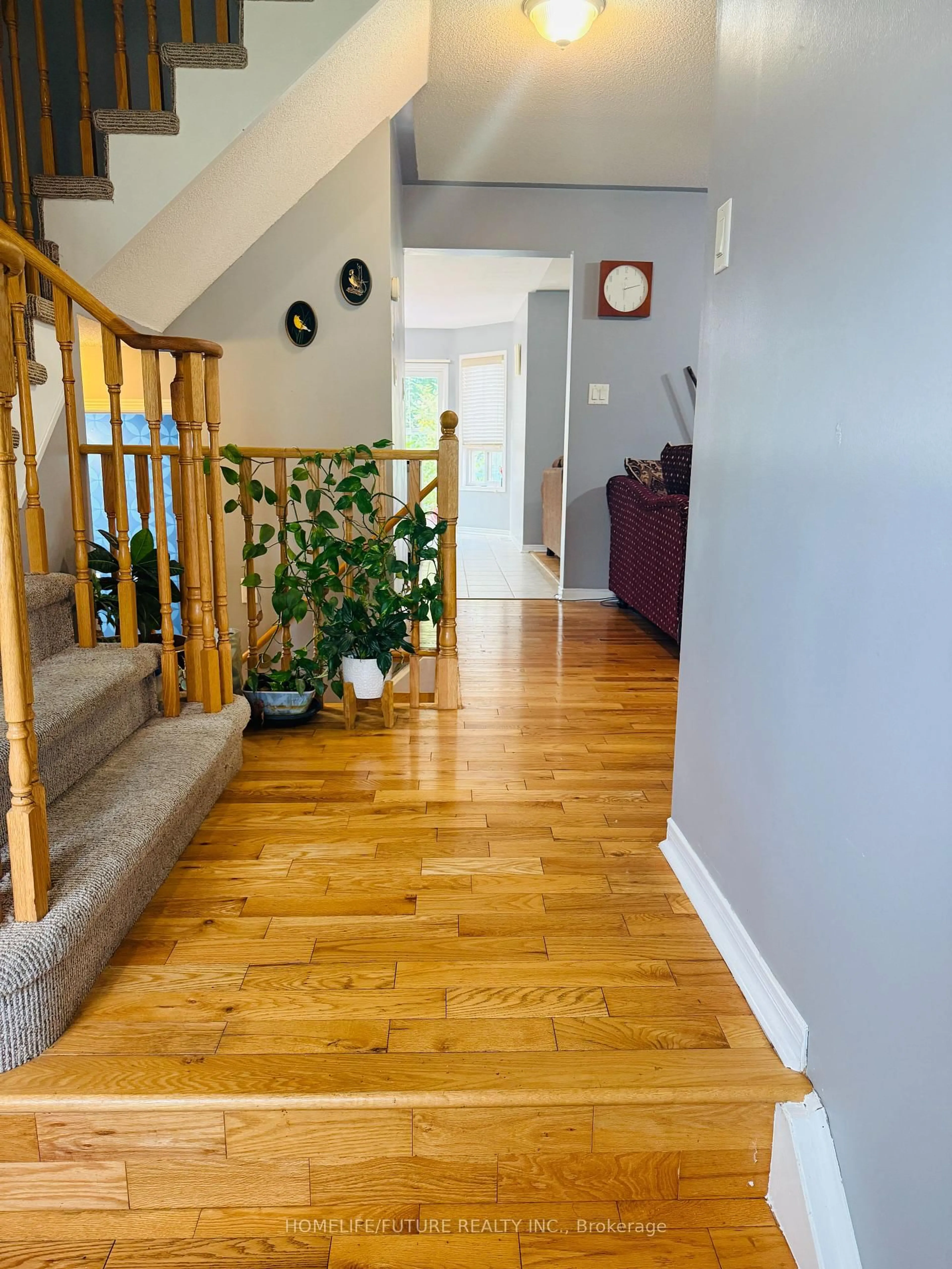 Indoor foyer for 648 Blackwood Blvd, Oshawa Ontario L1K 0G7