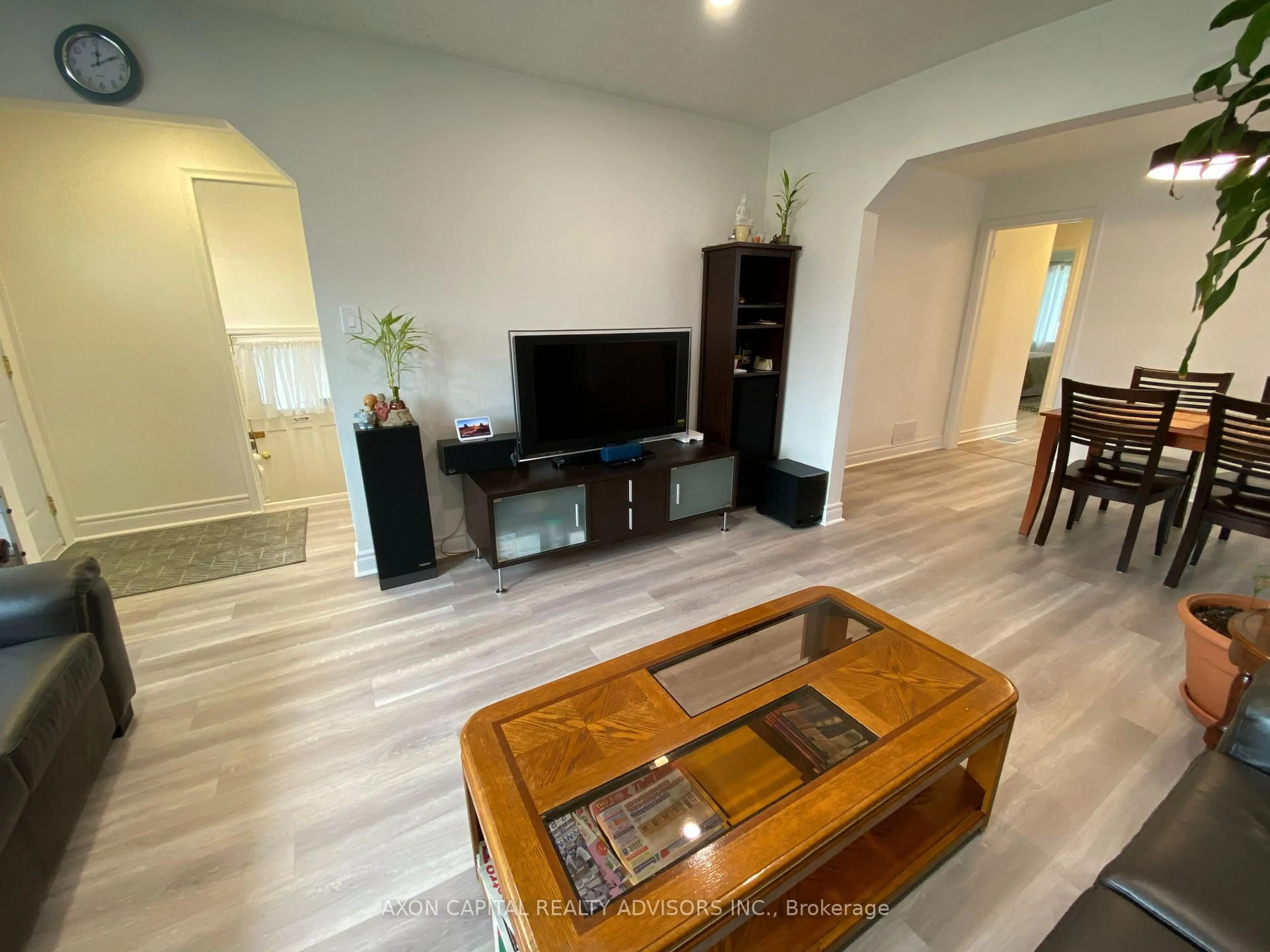 Living room with furniture, unknown for 1248 Warden Ave, Toronto Ontario M1R 2R3