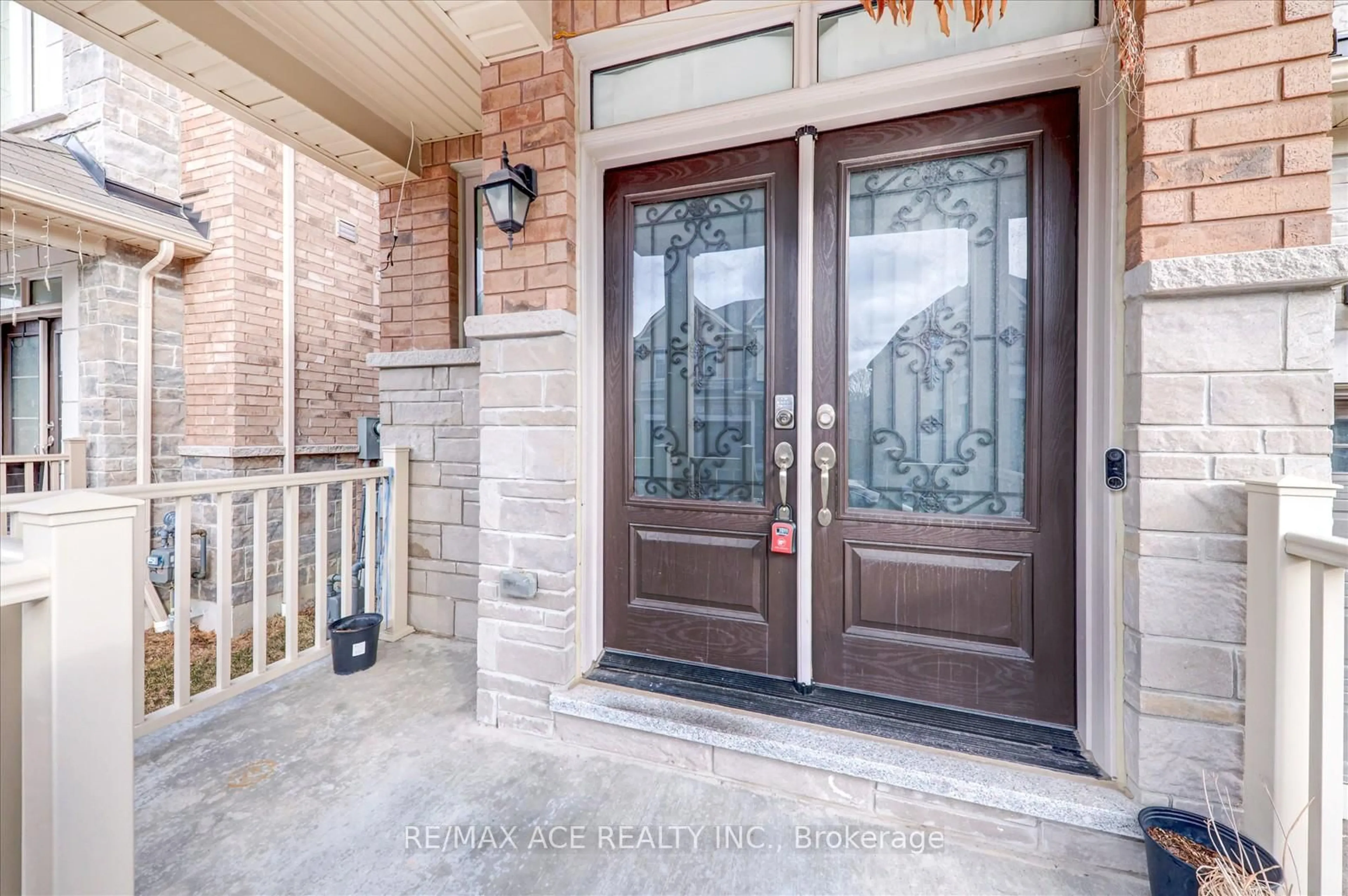 Indoor entryway for 27 Hassard-Short Lane, Ajax Ontario L1S 0G4