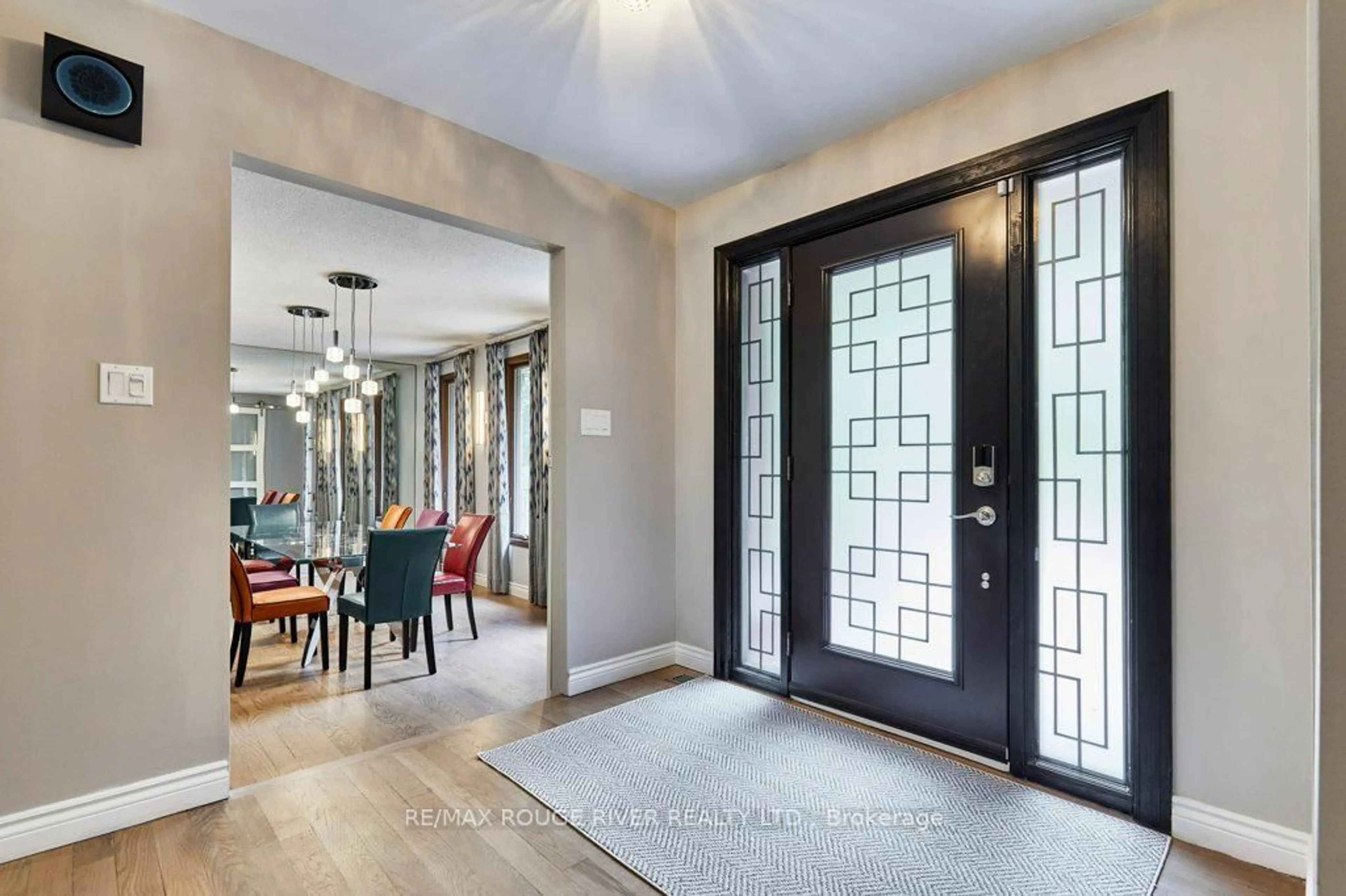 Indoor entryway for 112 Old Varcoe Rd, Clarington Ontario L1E 2K4
