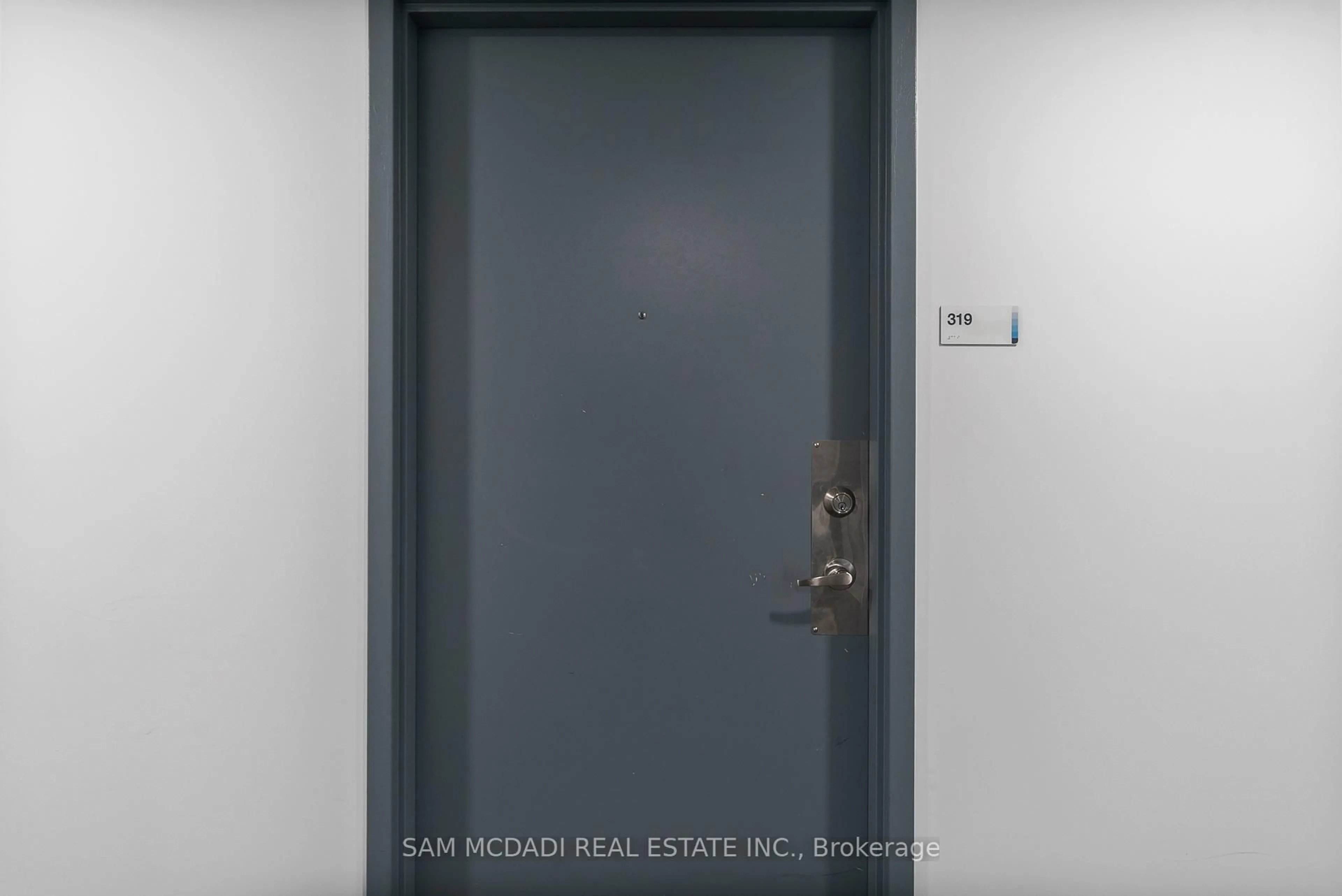 Indoor entryway for 1900 Simcoe St #319, Oshawa Ontario L1G 4Y3