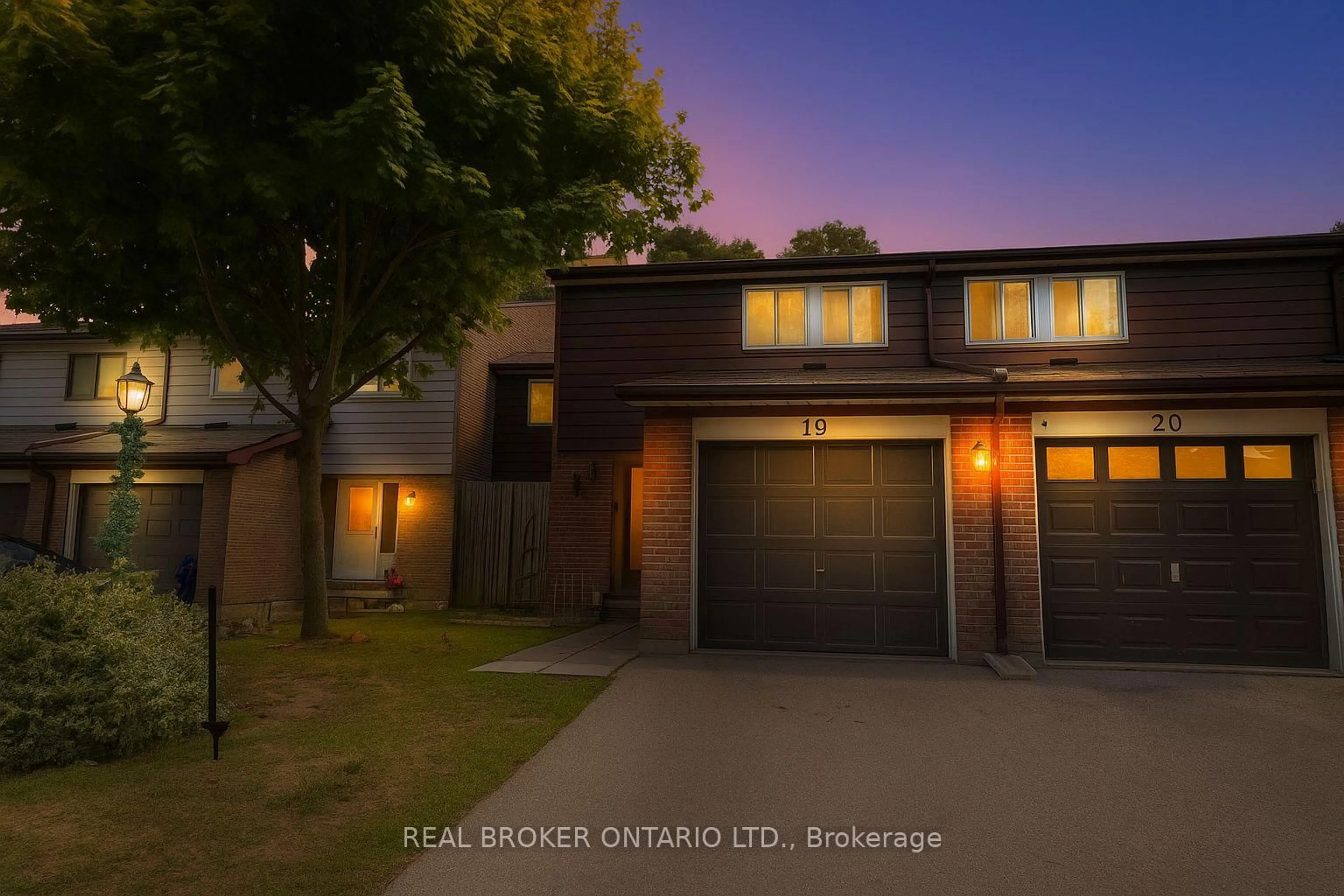 Home with brick exterior material, water/lake/river/ocean view for 350 Camelot Crt #19, Oshawa Ontario L1G 6P7