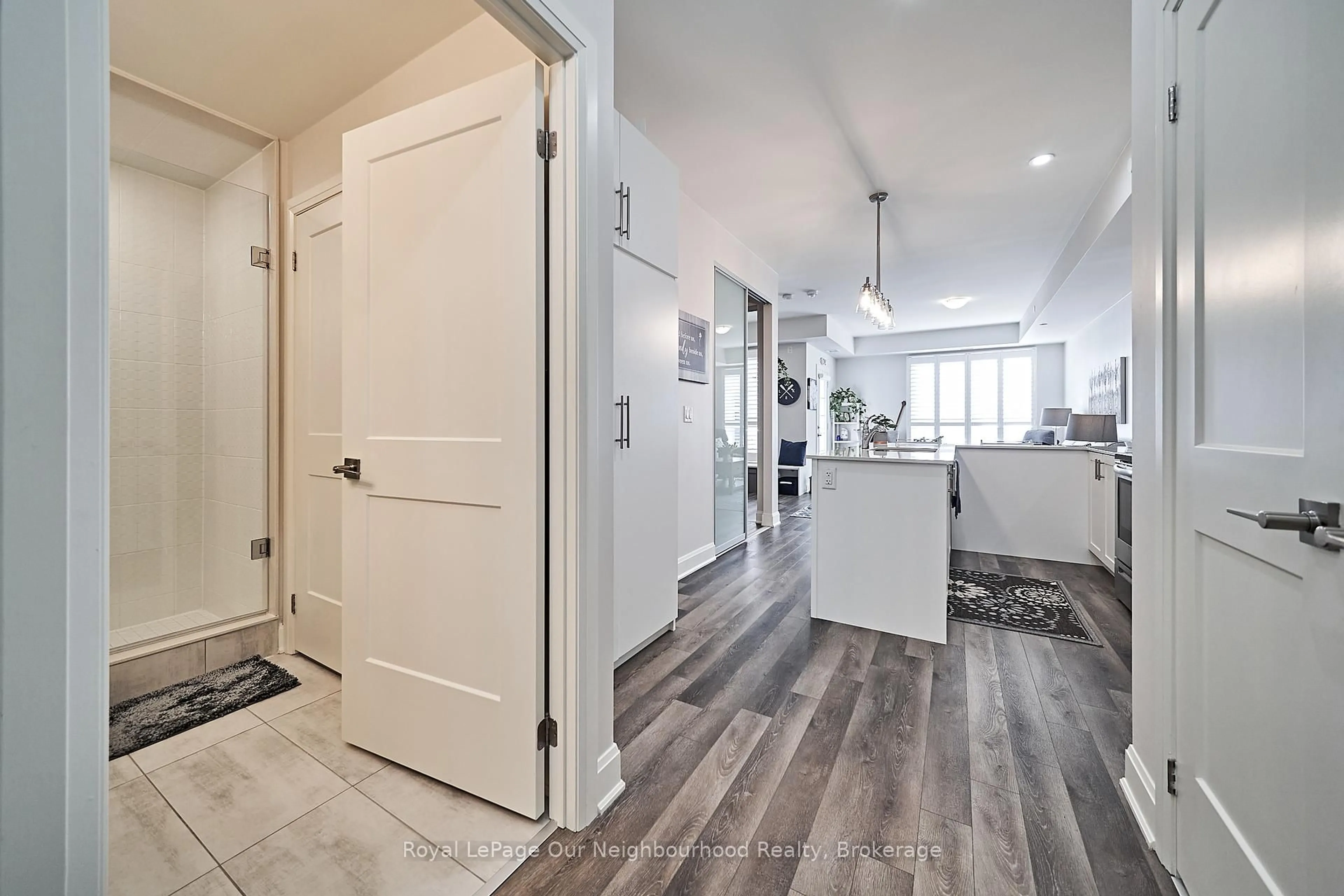 Indoor entryway for 50 Lakebreeze Dr #218, Clarington Ontario L1B 0V9