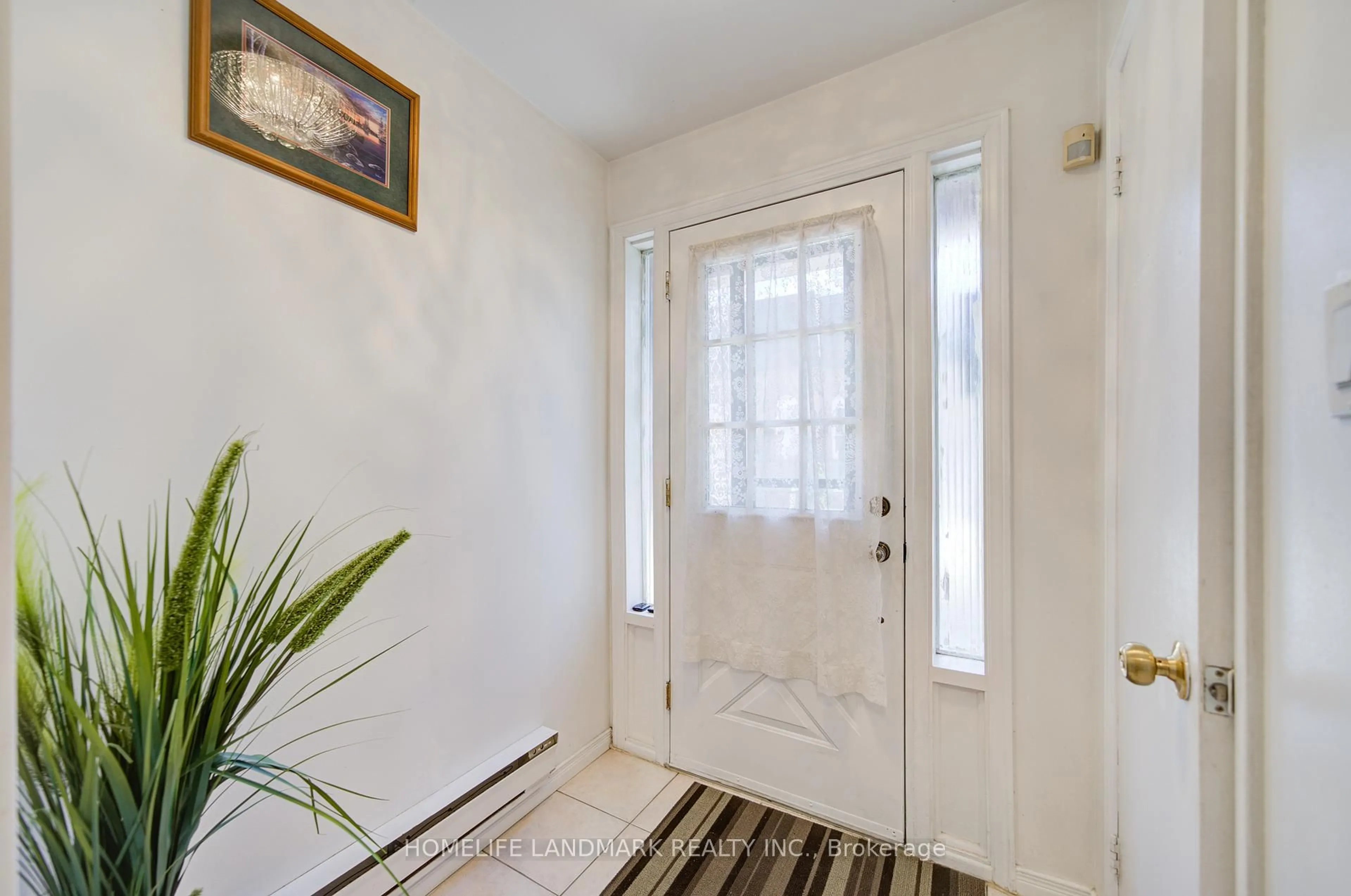 Indoor entryway for 90 Crockamhill Dr #12, Toronto Ontario M1S 2K9
