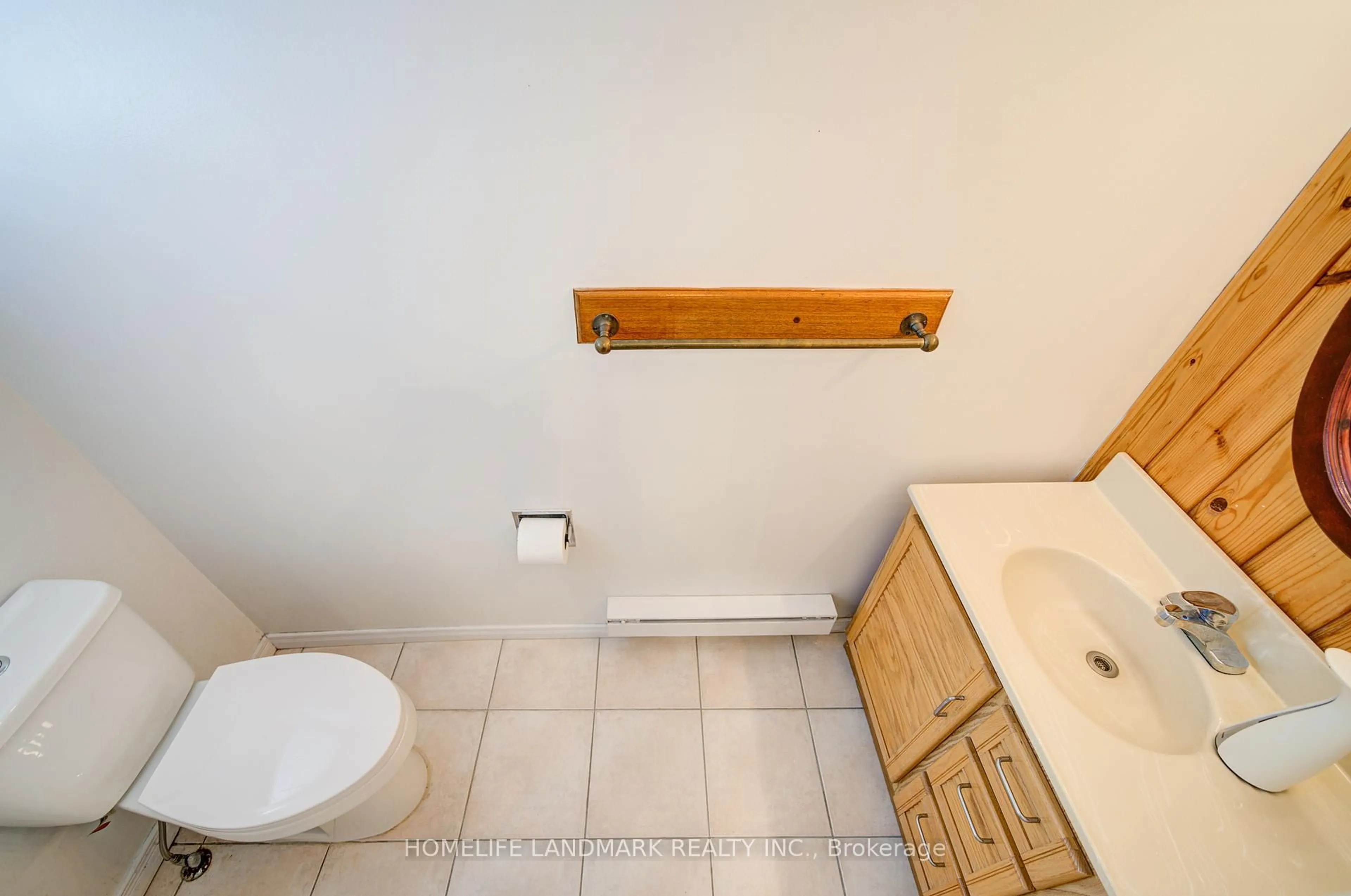 Standard bathroom, ceramic/tile floor for 90 Crockamhill Dr #12, Toronto Ontario M1S 2K9
