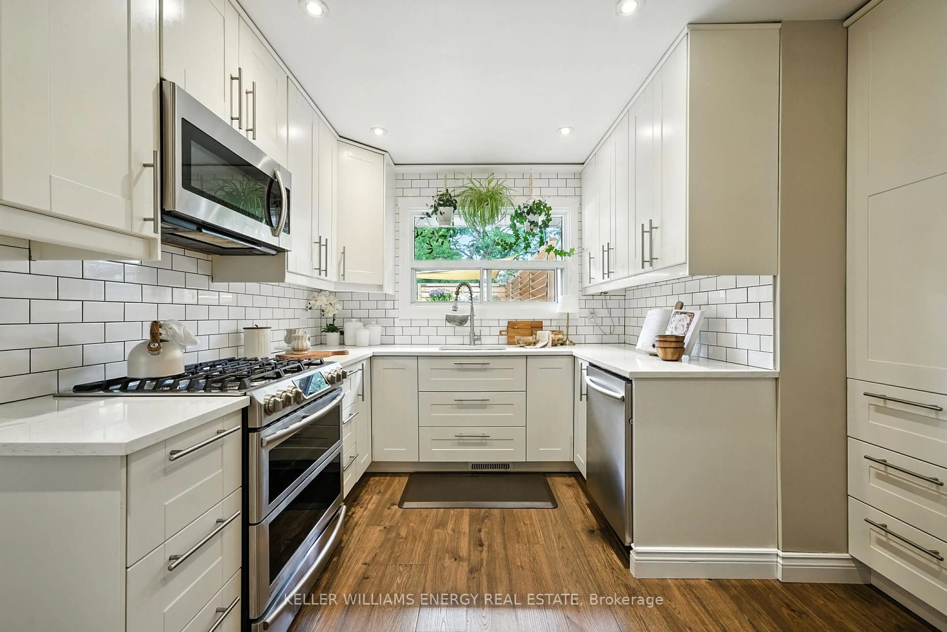 Contemporary kitchen, ceramic/tile floor for 1033 Newbury Ave, Oshawa Ontario L1G 1H1