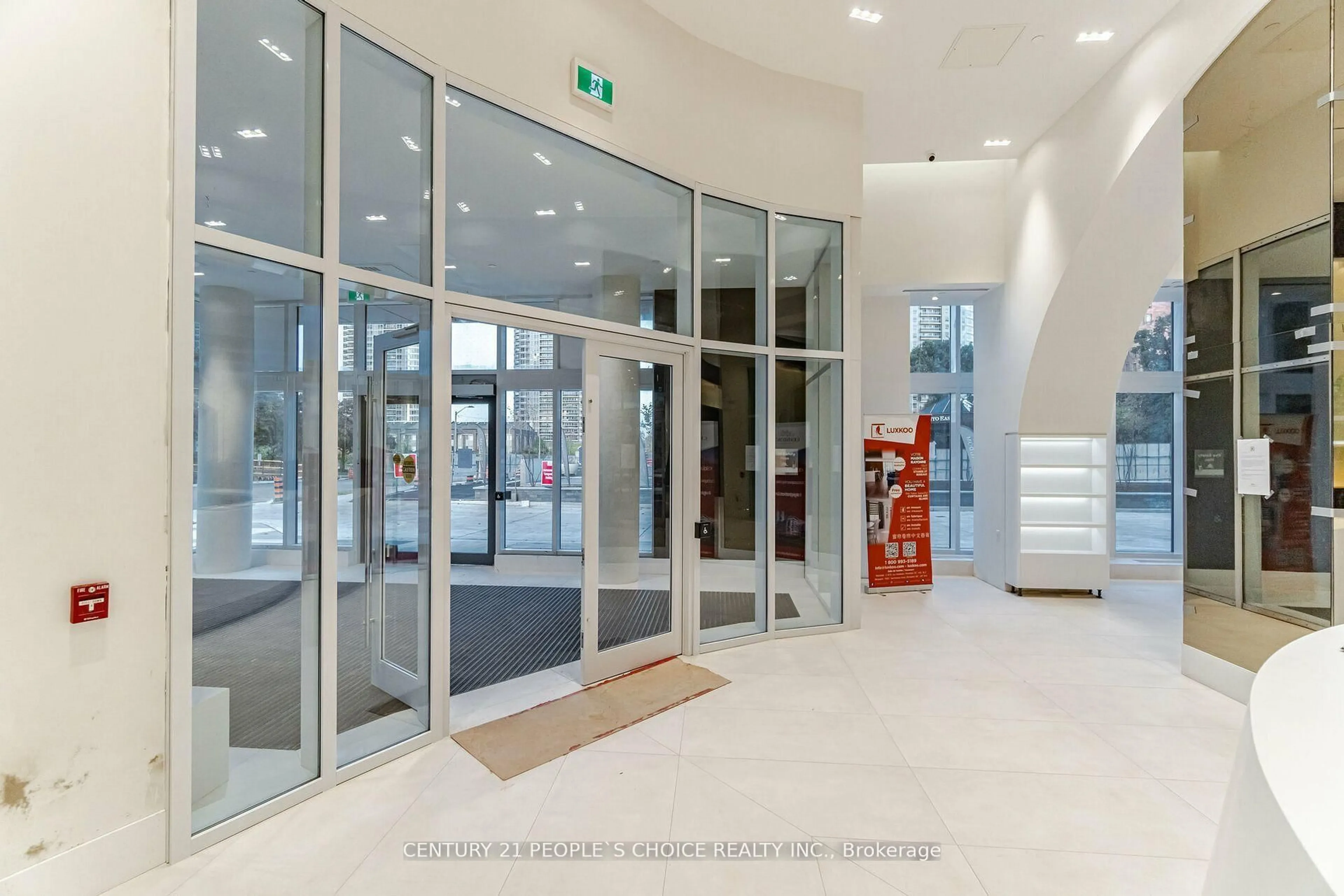 Indoor foyer for 2033 kennedy Rd #312, Toronto Ontario M1T 0B9