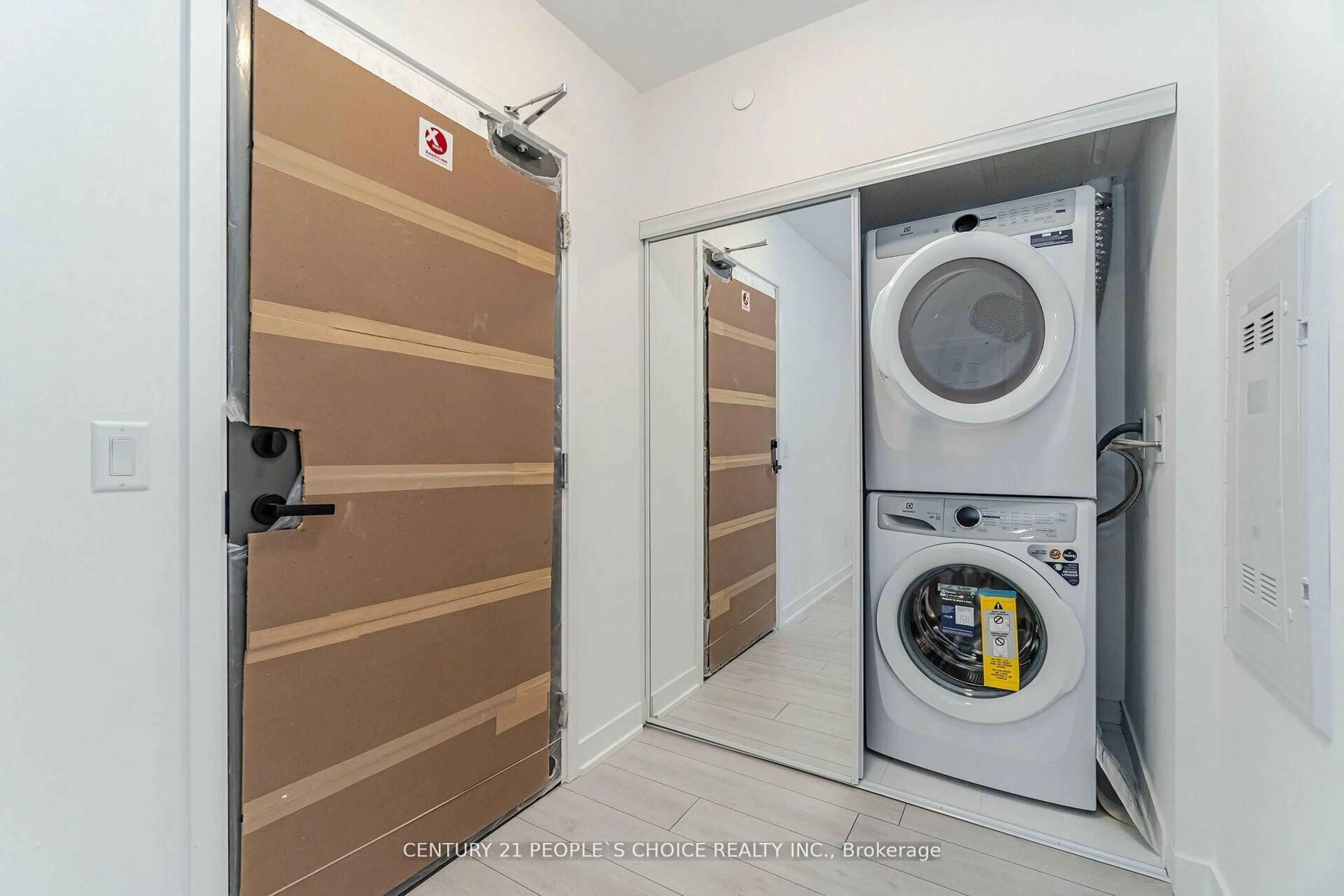 Laundry room for 2033 kennedy Rd #312, Toronto Ontario M1T 0B9