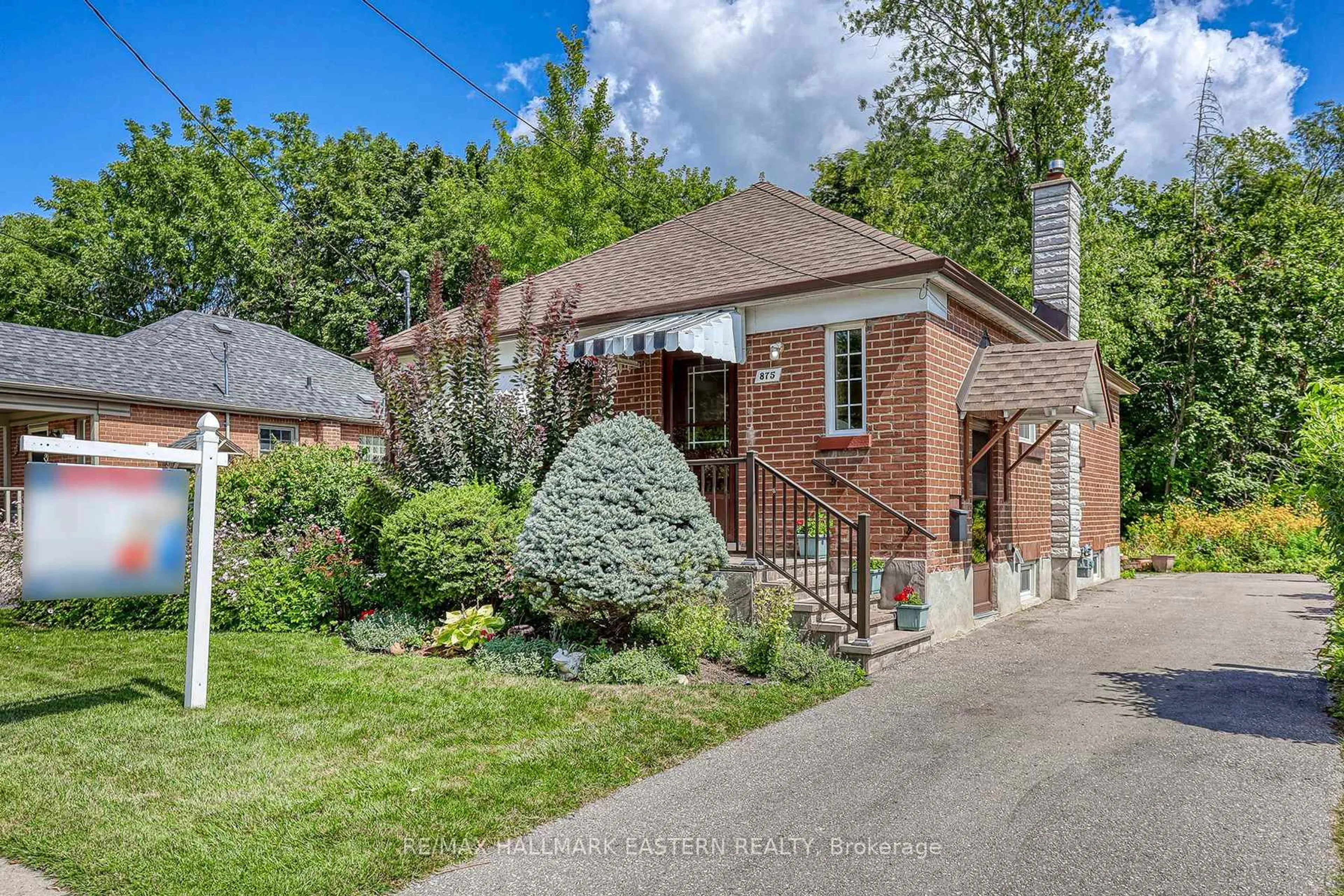 Home with brick exterior material, street for 875 Grierson St, Oshawa Ontario L1G 5K1