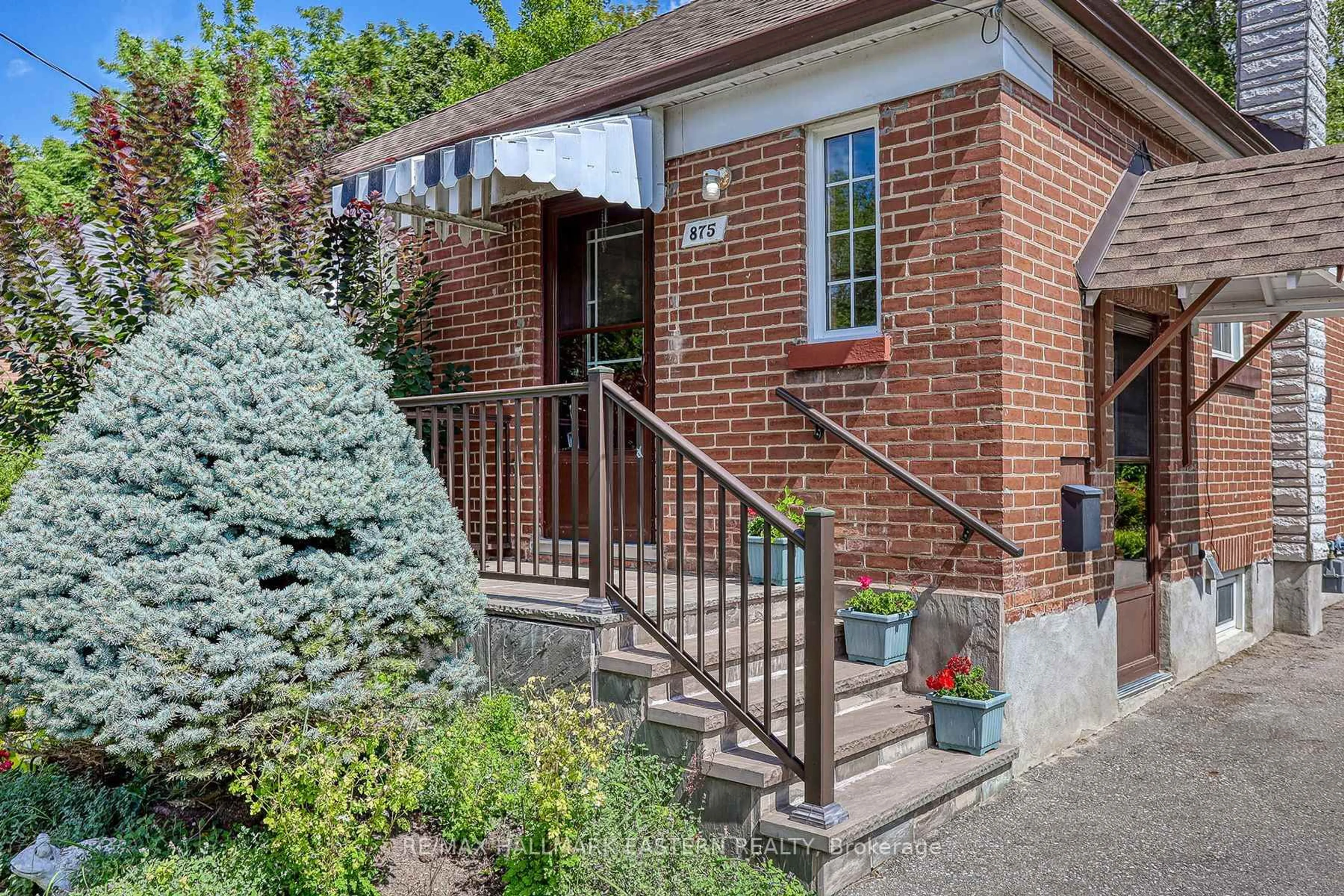 Home with brick exterior material, street for 875 Grierson St, Oshawa Ontario L1G 5K1