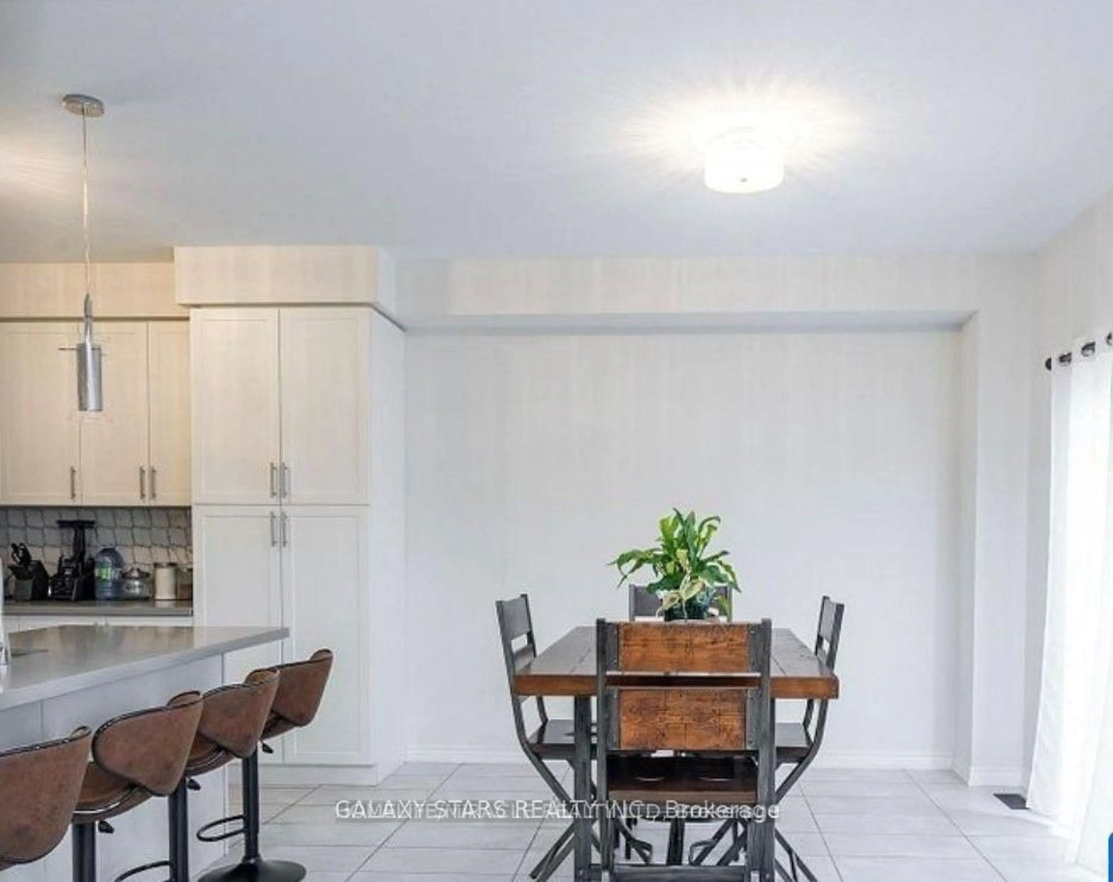 Unknown for 279 Northglen Blvd, Clarington Ontario L1C 7G6