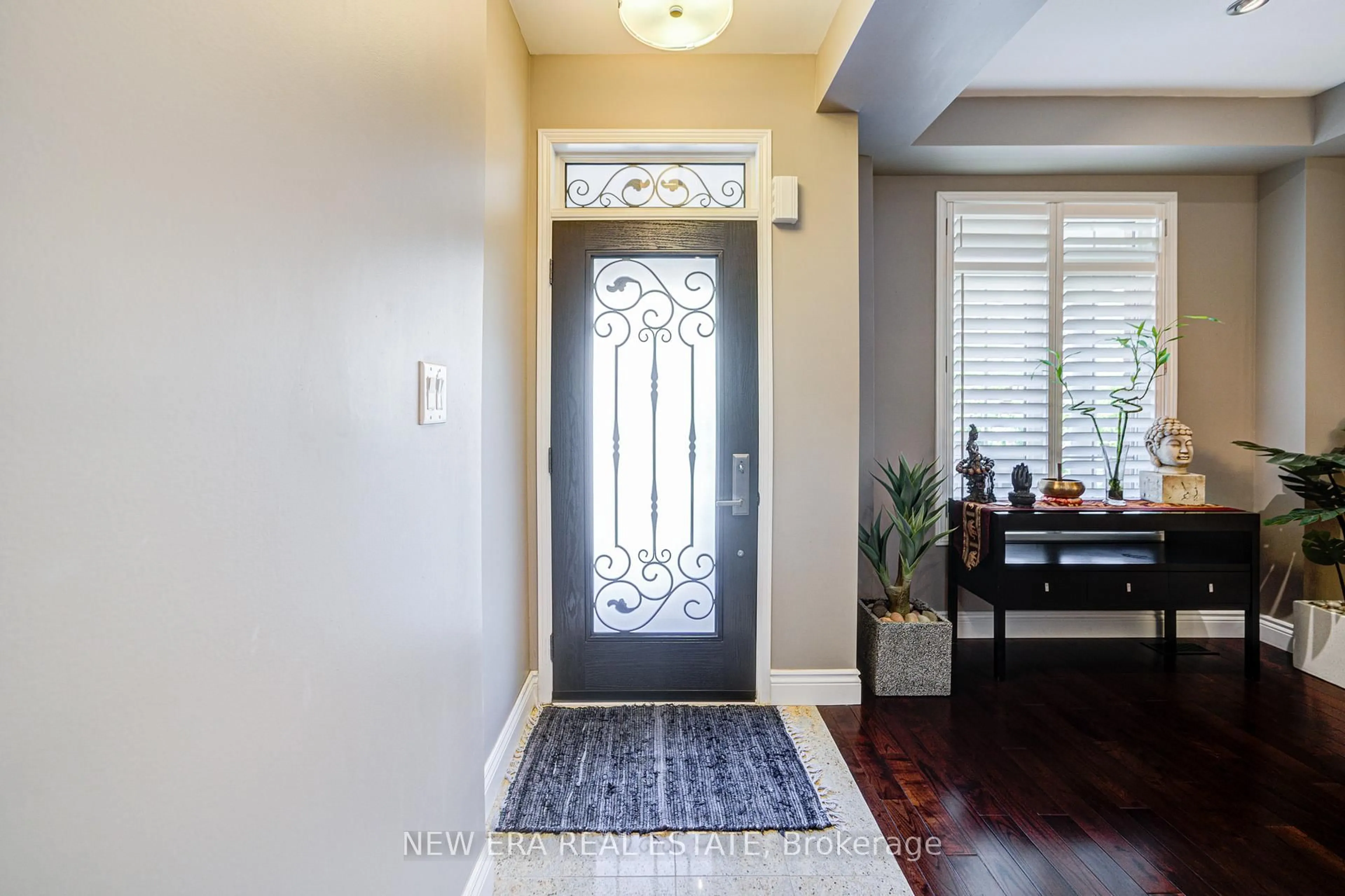 Indoor entryway for 119 Dairy Dr, Toronto Ontario M1L 0E9