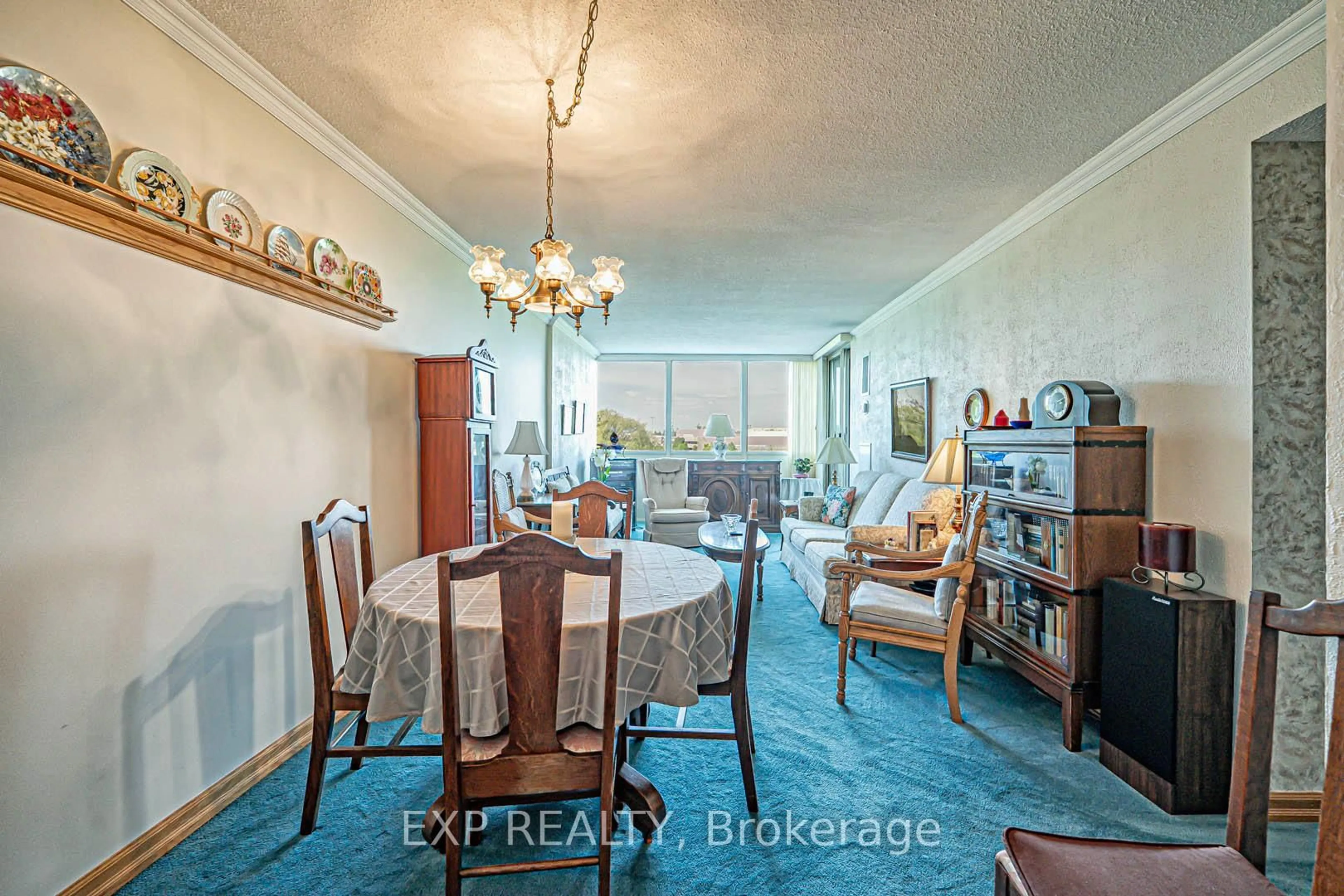 Dining room, carpet floor for 44 Falby Crt ##402, Ajax Ontario L1S 3L1