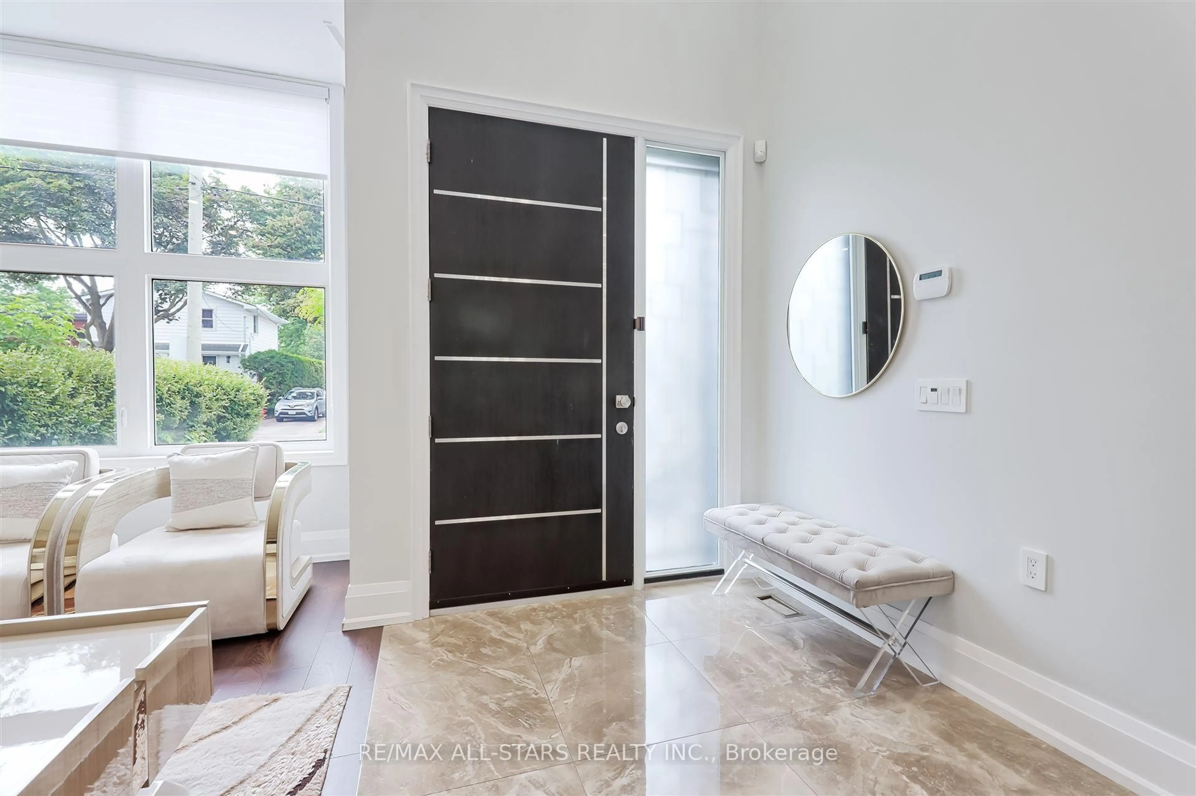 Indoor entryway for 50 Eastville Ave, Toronto Ontario M1M 2N7