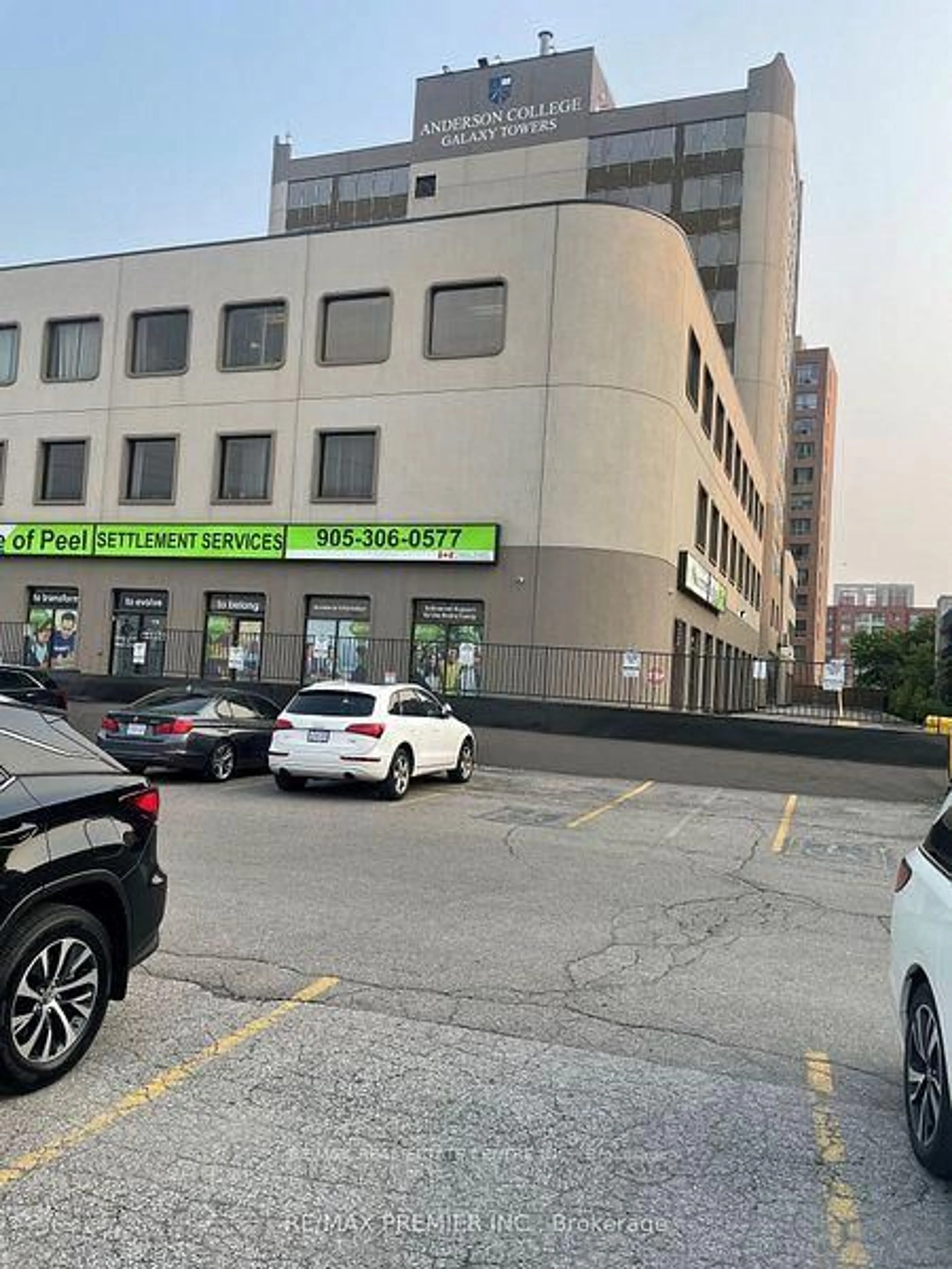 Parking for 1310 Bradenton Path, Oshawa Ontario L1K 1H2