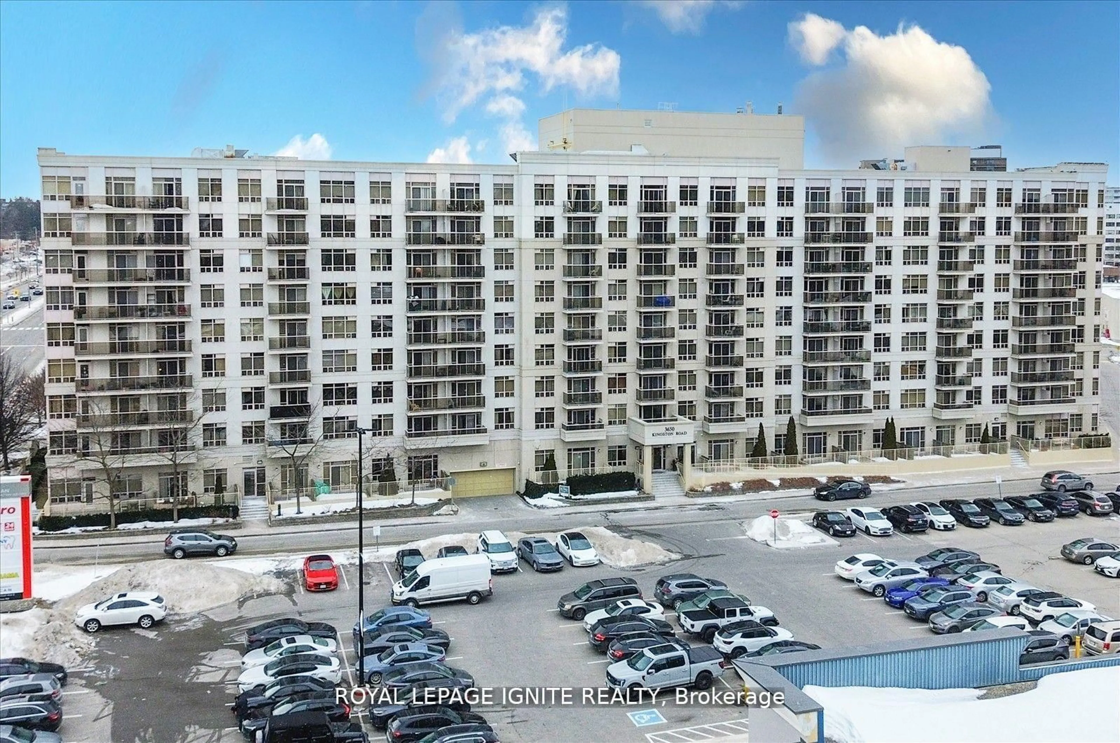 A pic from outside/outdoor area/front of a property/back of a property/a pic from drone, building for 3650 Kingston Rd #808, Toronto Ontario M1M 3X9