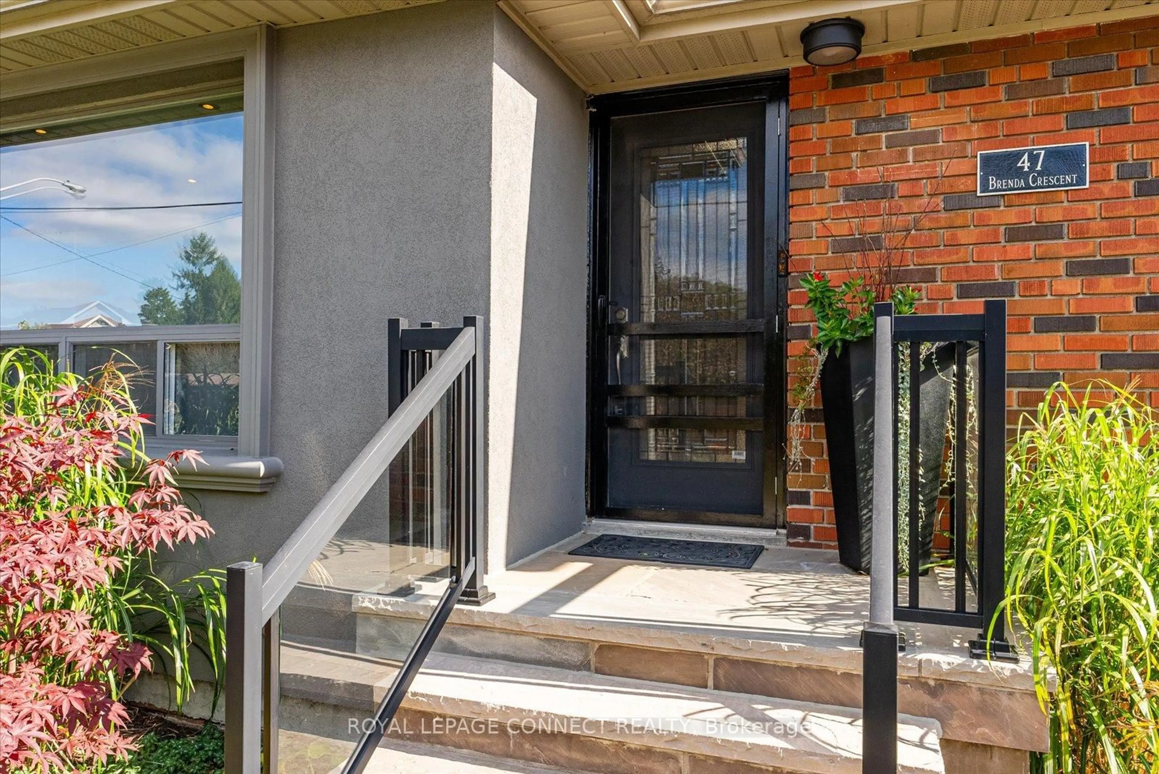 Indoor entryway for 47 Brenda Cres, Toronto Ontario M1K 3C5