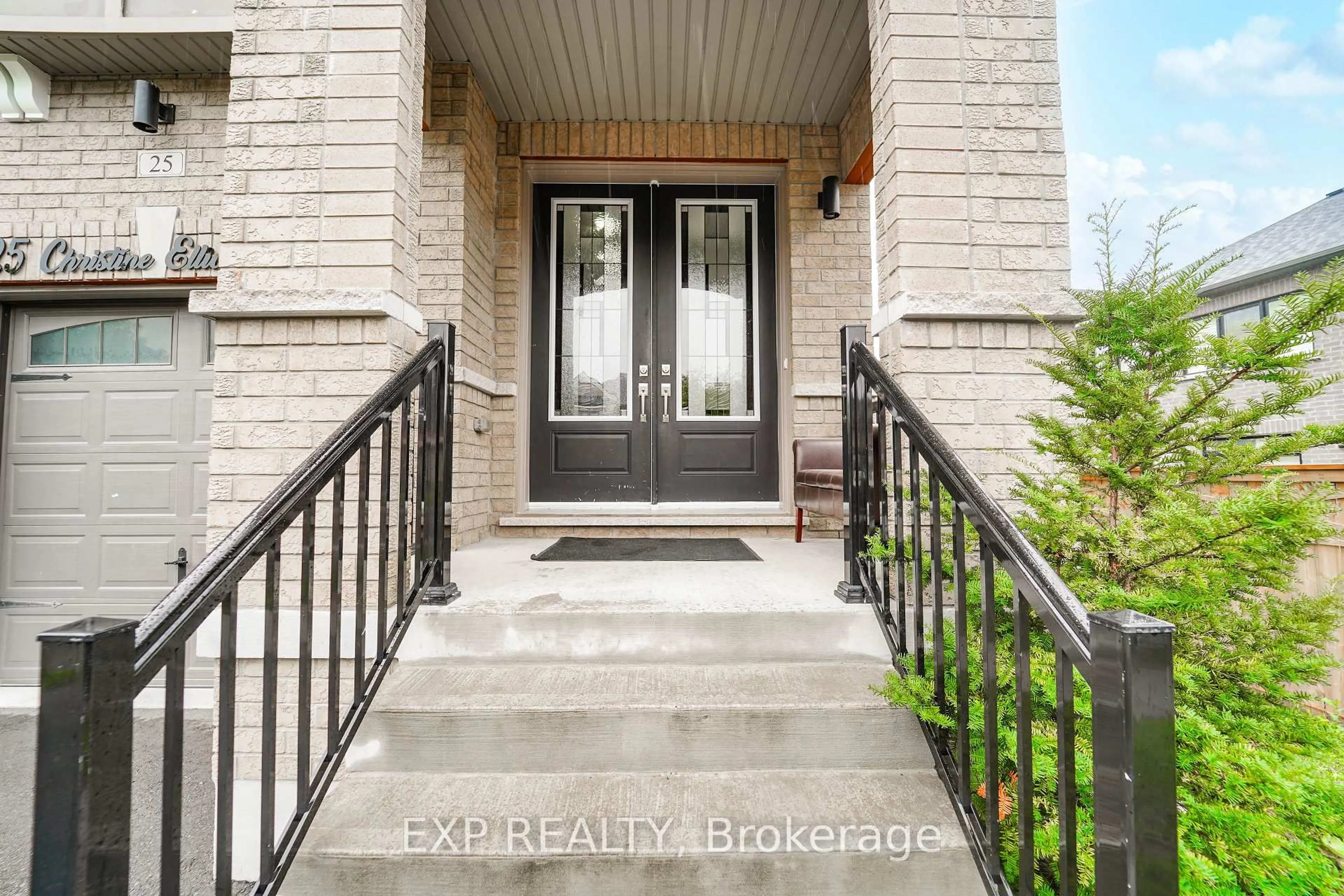 Indoor entryway for 25 Christine Elliott Ave, Whitby Ontario L1P 0B8