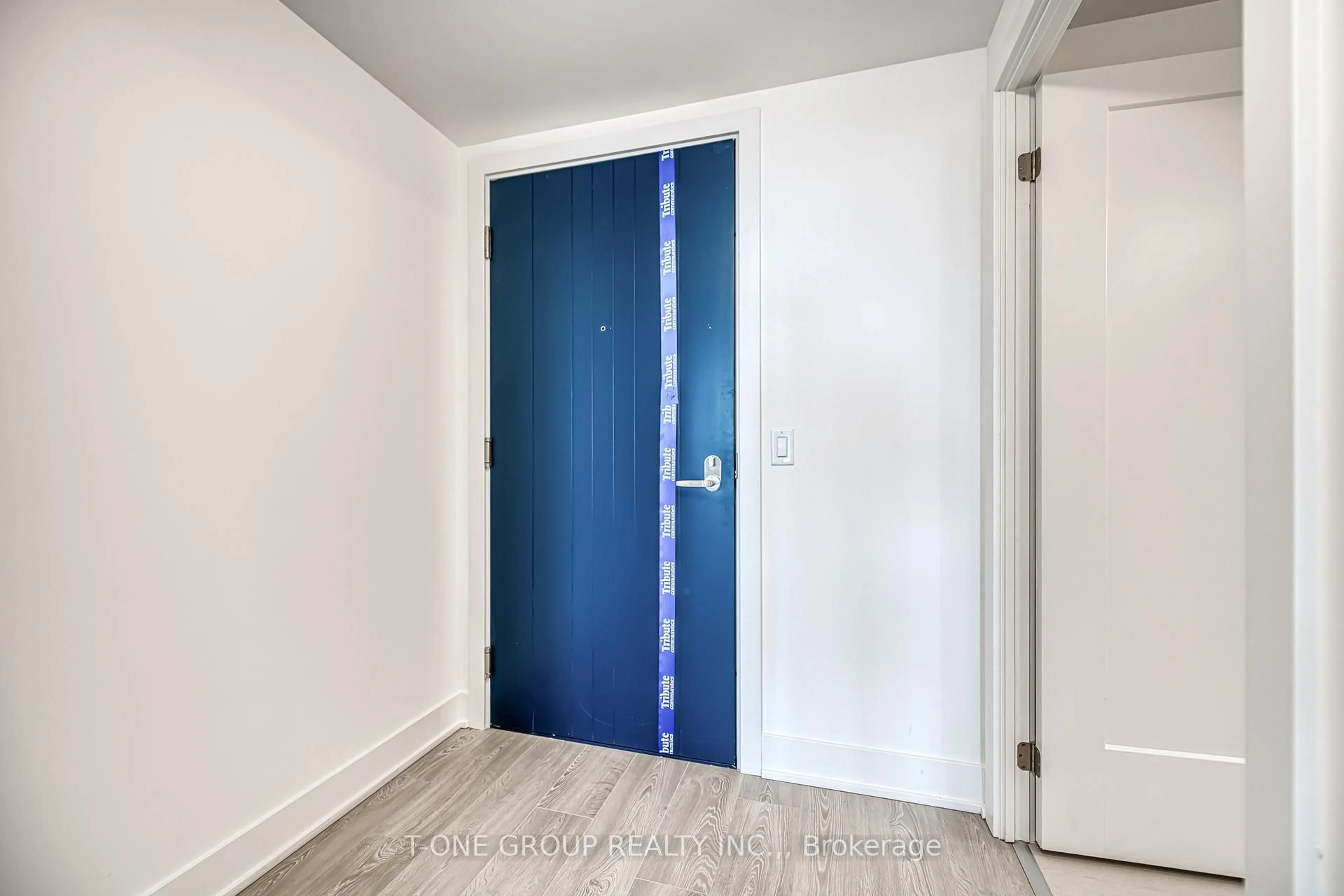 Indoor entryway for 2545 Simcoe St #1709, Oshawa Ontario L1H 7K4