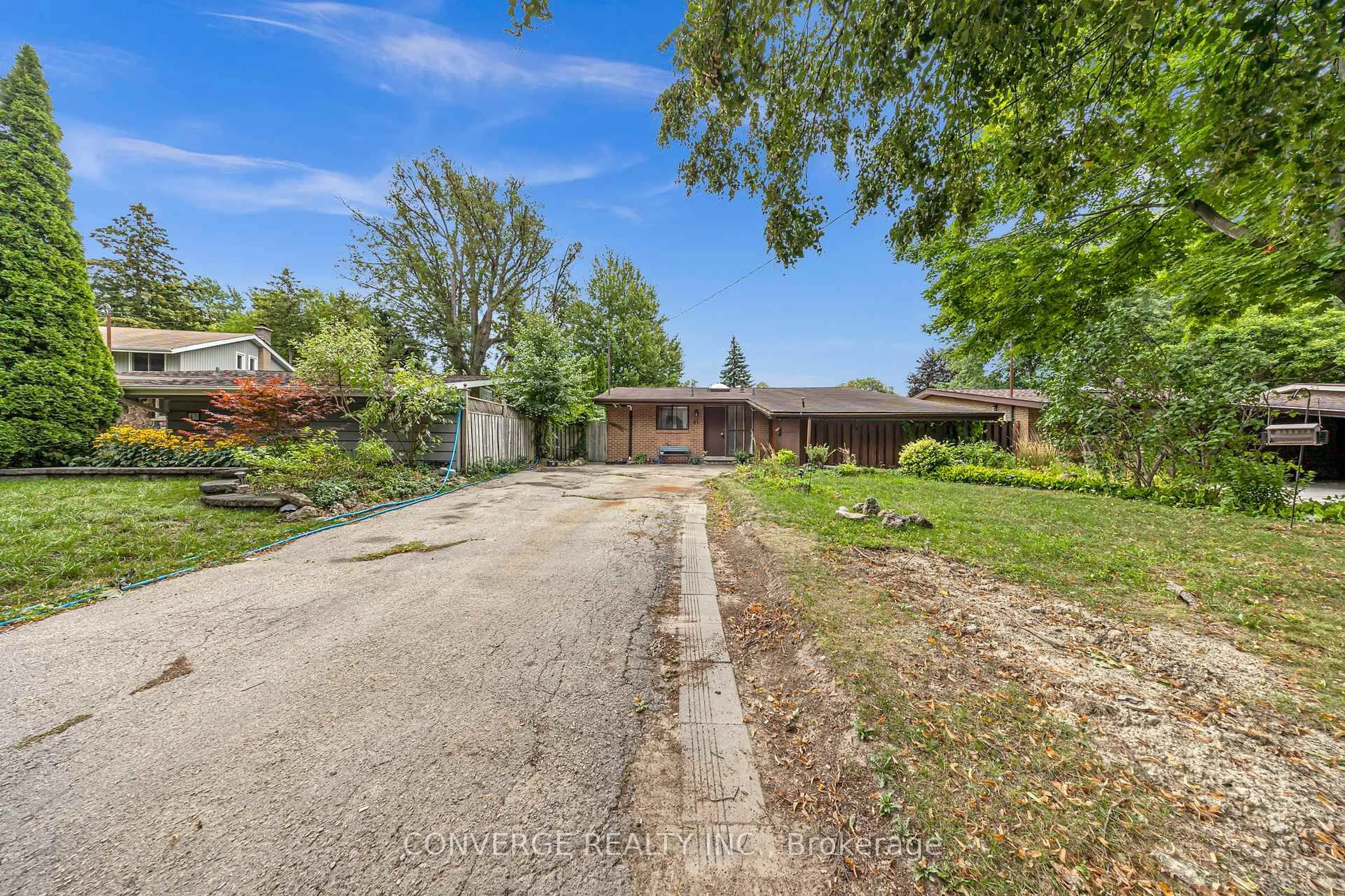 A pic from outside/outdoor area/front of a property/back of a property/a pic from drone, street for 41 Brookridge Dr, Toronto Ontario M1P 3M3