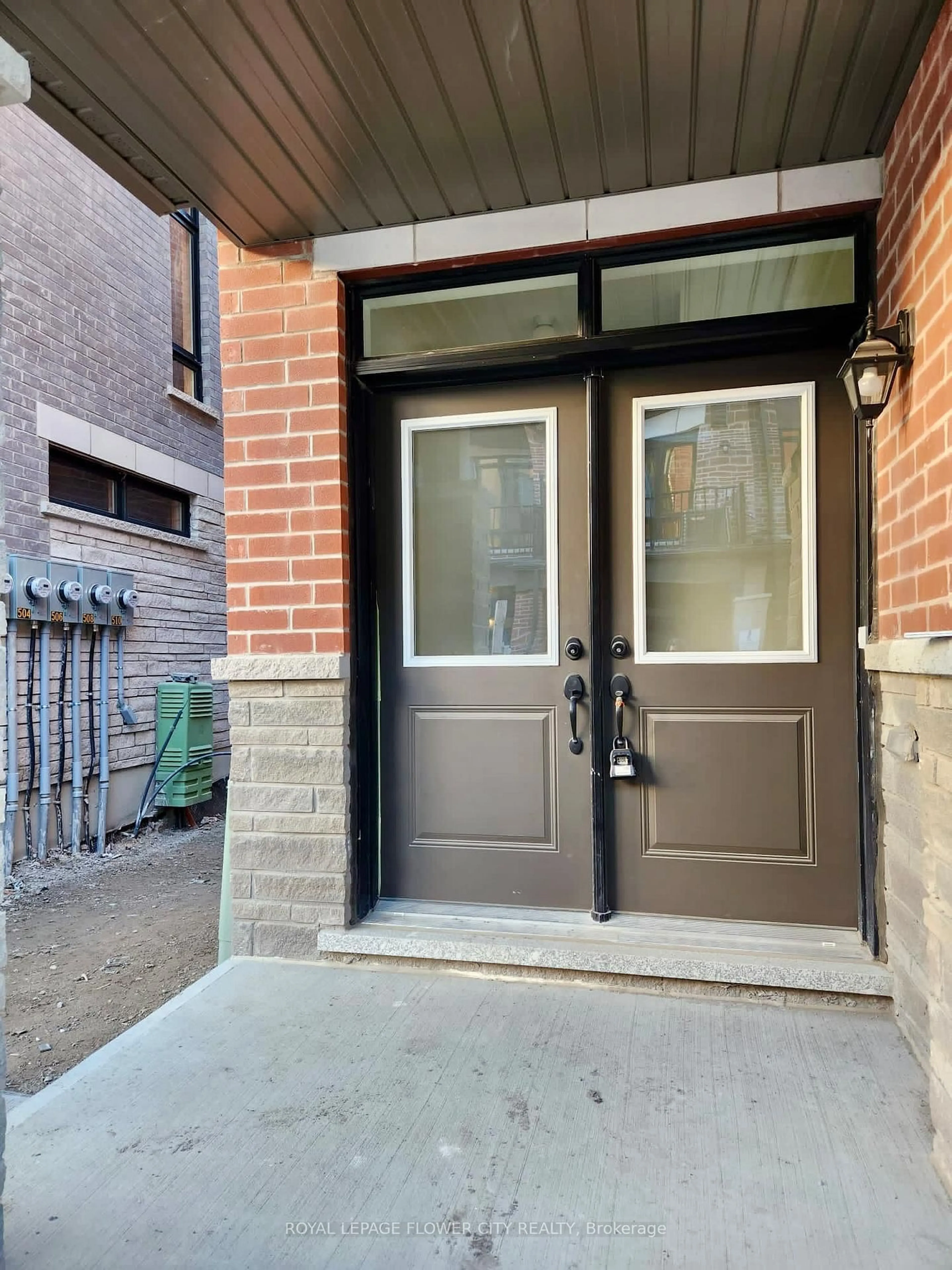 Indoor entryway for 512 Littlewood Lane, Ajax Ontario L1S 0H1