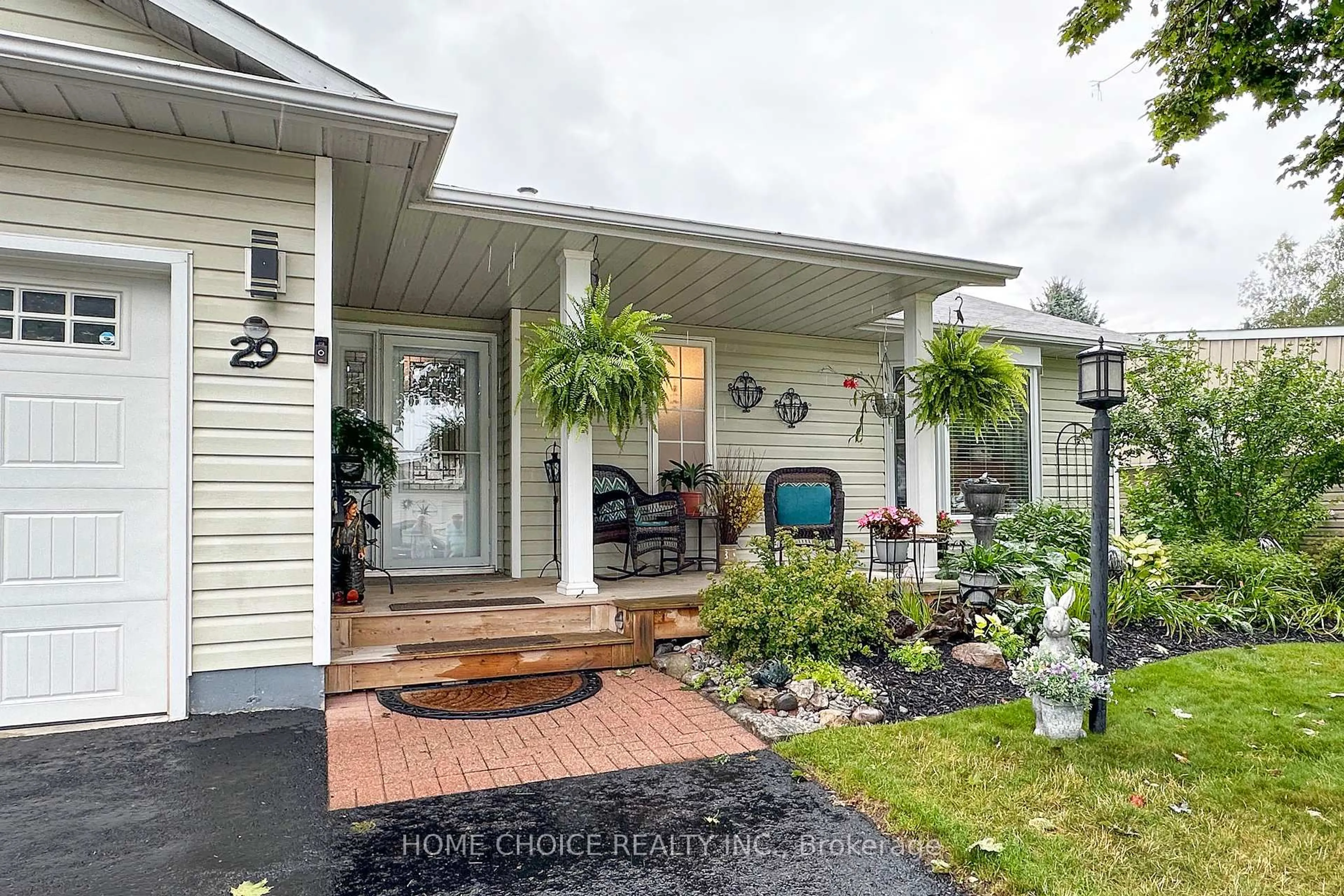 Unknown for 29 Cornerbrook Crt, Clarington Ontario L1B 1B7