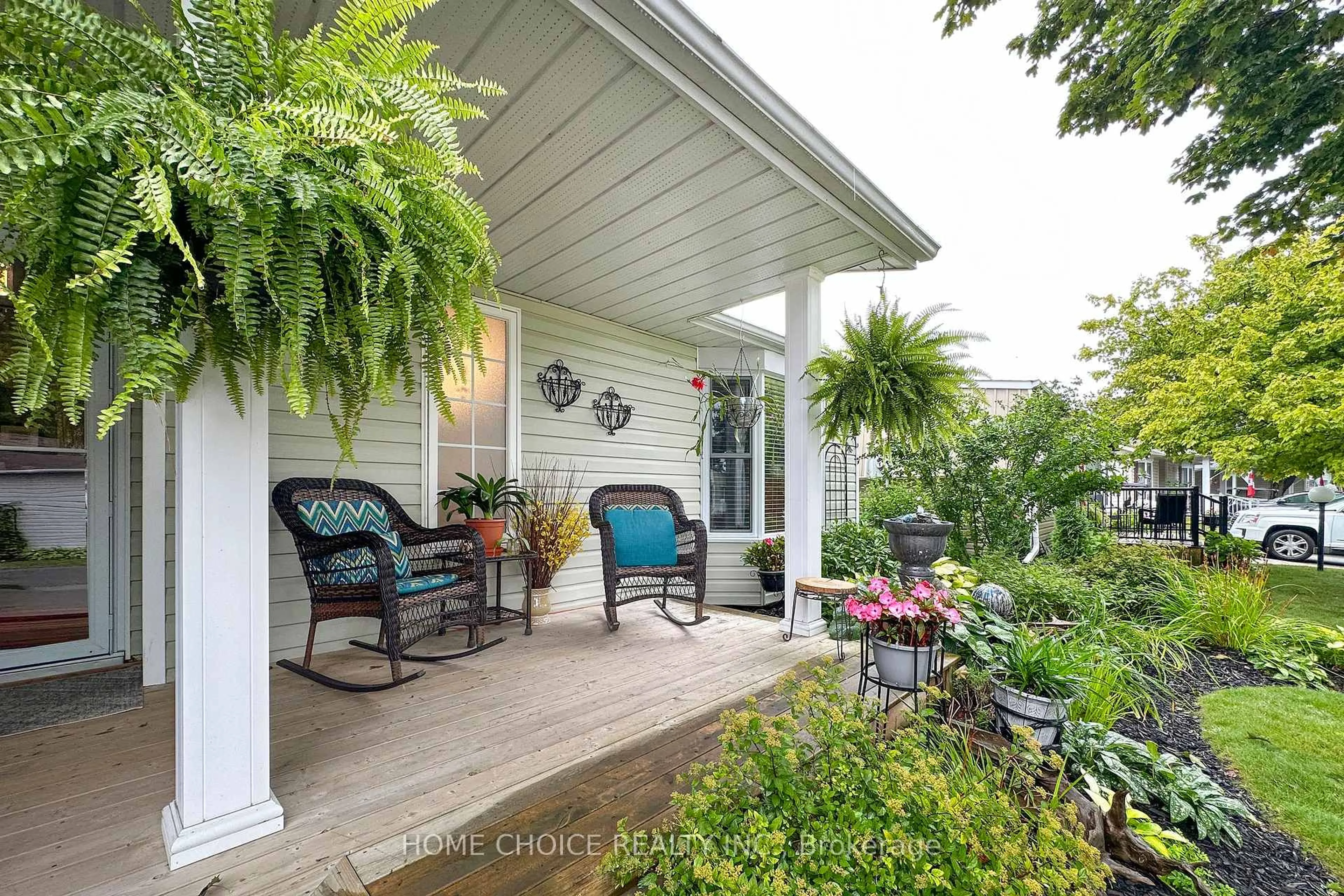 Patio, water/lake/river/ocean view for 29 Cornerbrook Crt, Clarington Ontario L1B 1B7